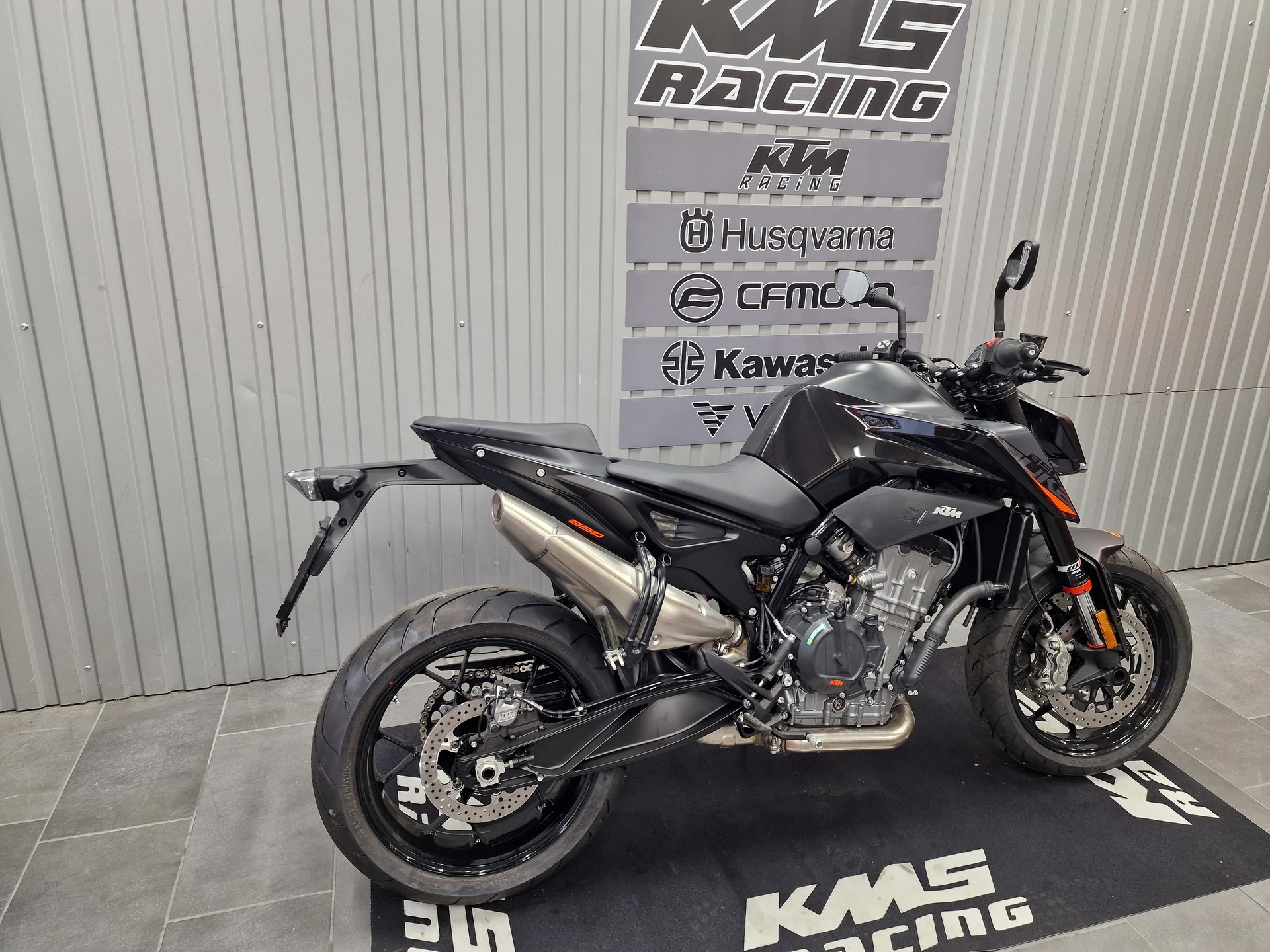 KTM 890 Duke-image-2