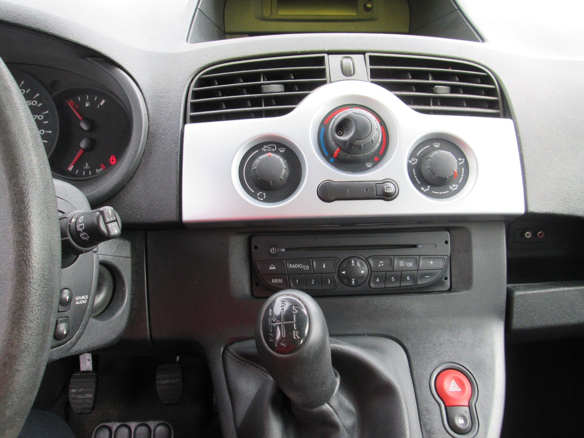 RENAULT Kangoo 1.6 16V Expression-image-7