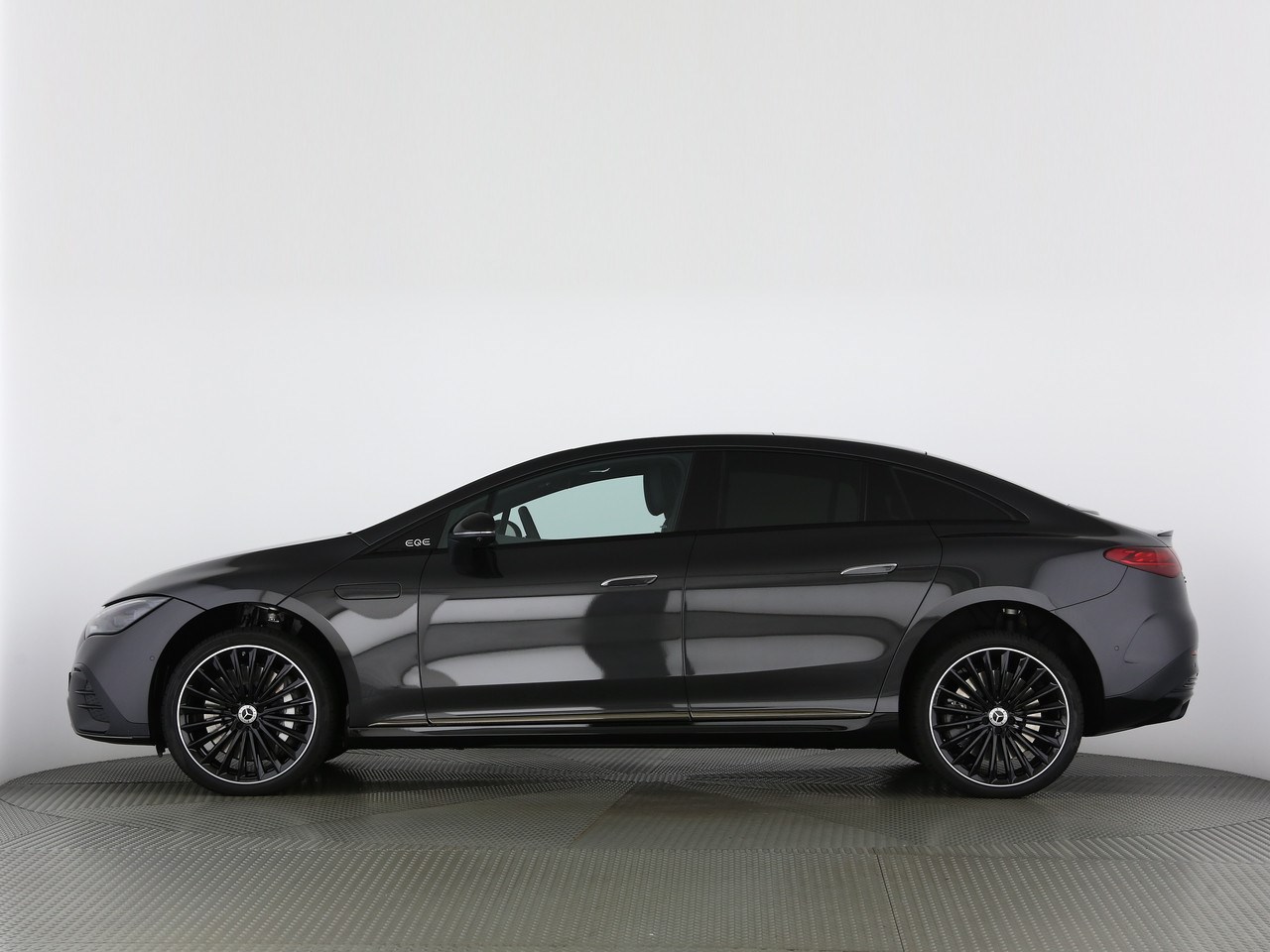 MERCEDES-BENZ EQE 500 4 Matic-showroom-element-1