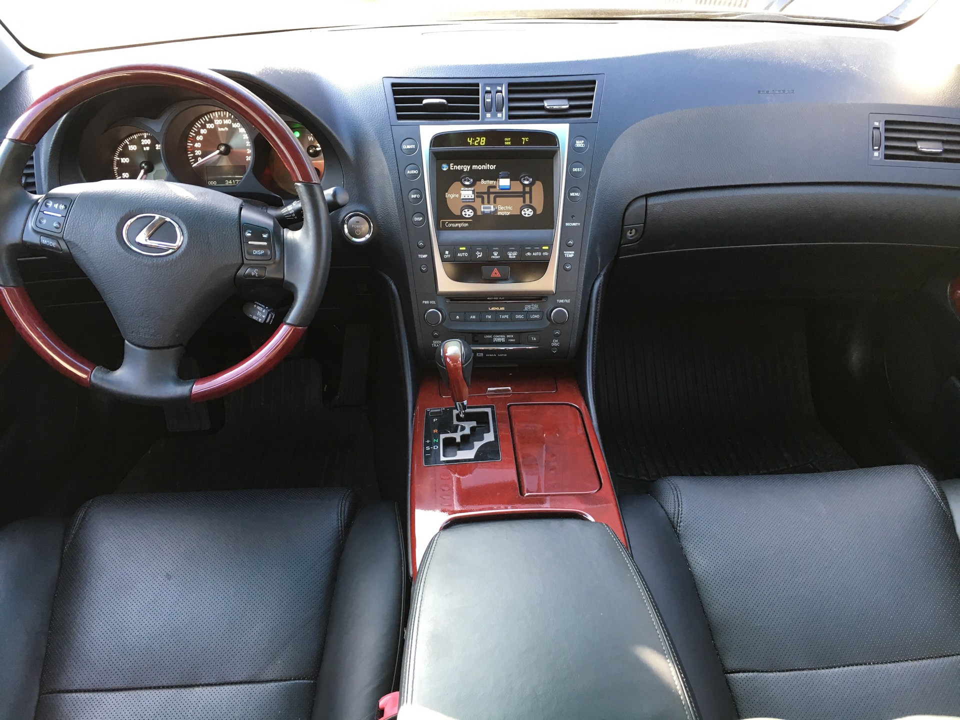 LEXUS GS 450h-image-14