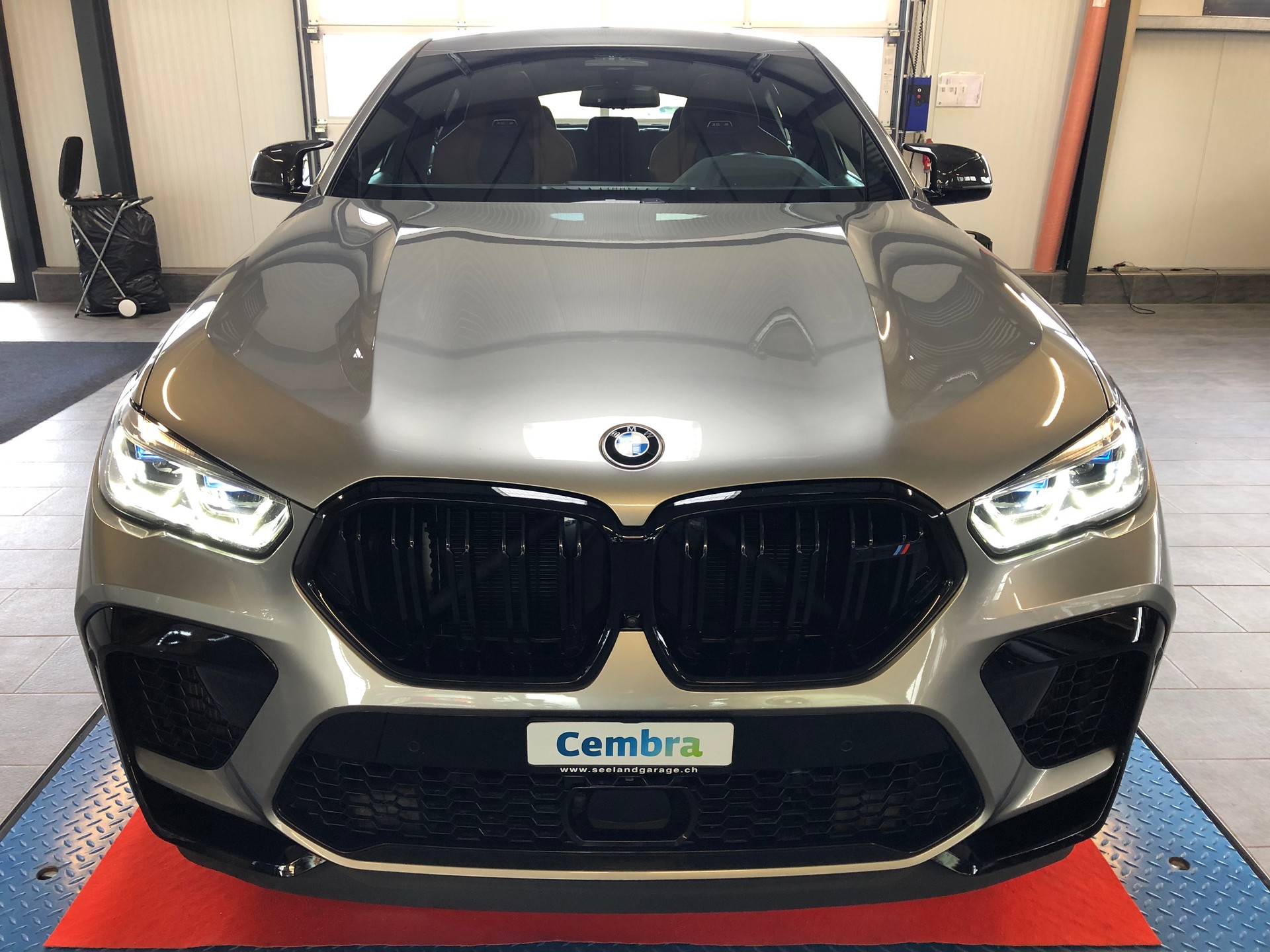 BMW X6M Steptronic M Competition-showroom-element-3