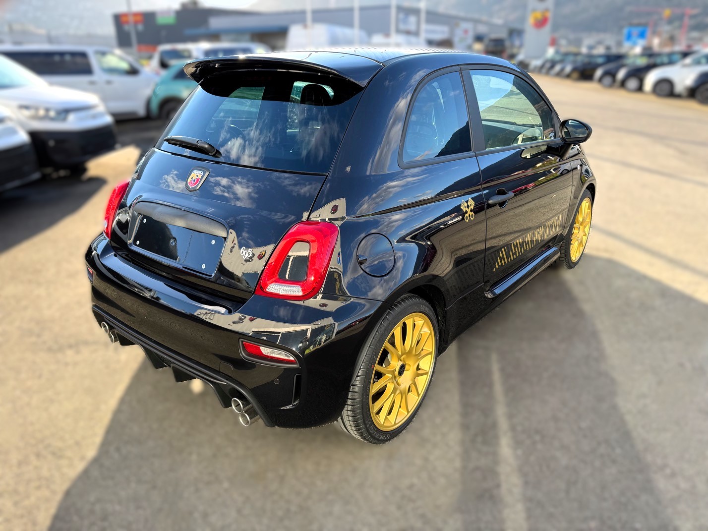 FIAT 695 1.4 16V Turbo Abarth 75e Anniversario-image-5