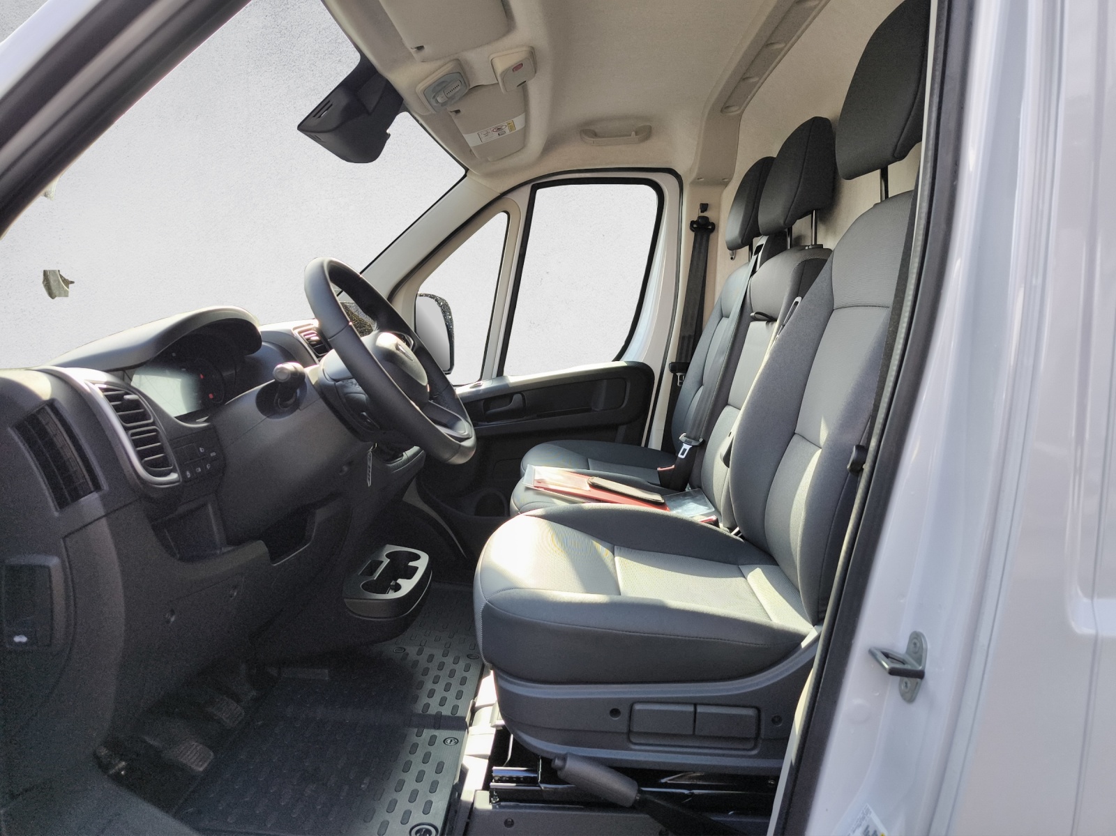PEUGEOT Boxer Kaw. 335 L2H2 2.2 BlueHDi 140 S/S-image-9