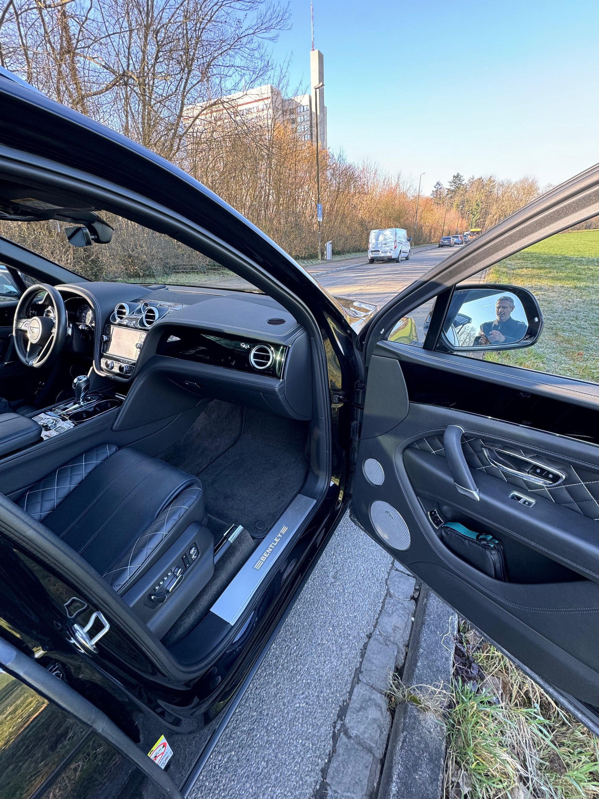 BENTLEY Bentayga W12 First Edition-image-13