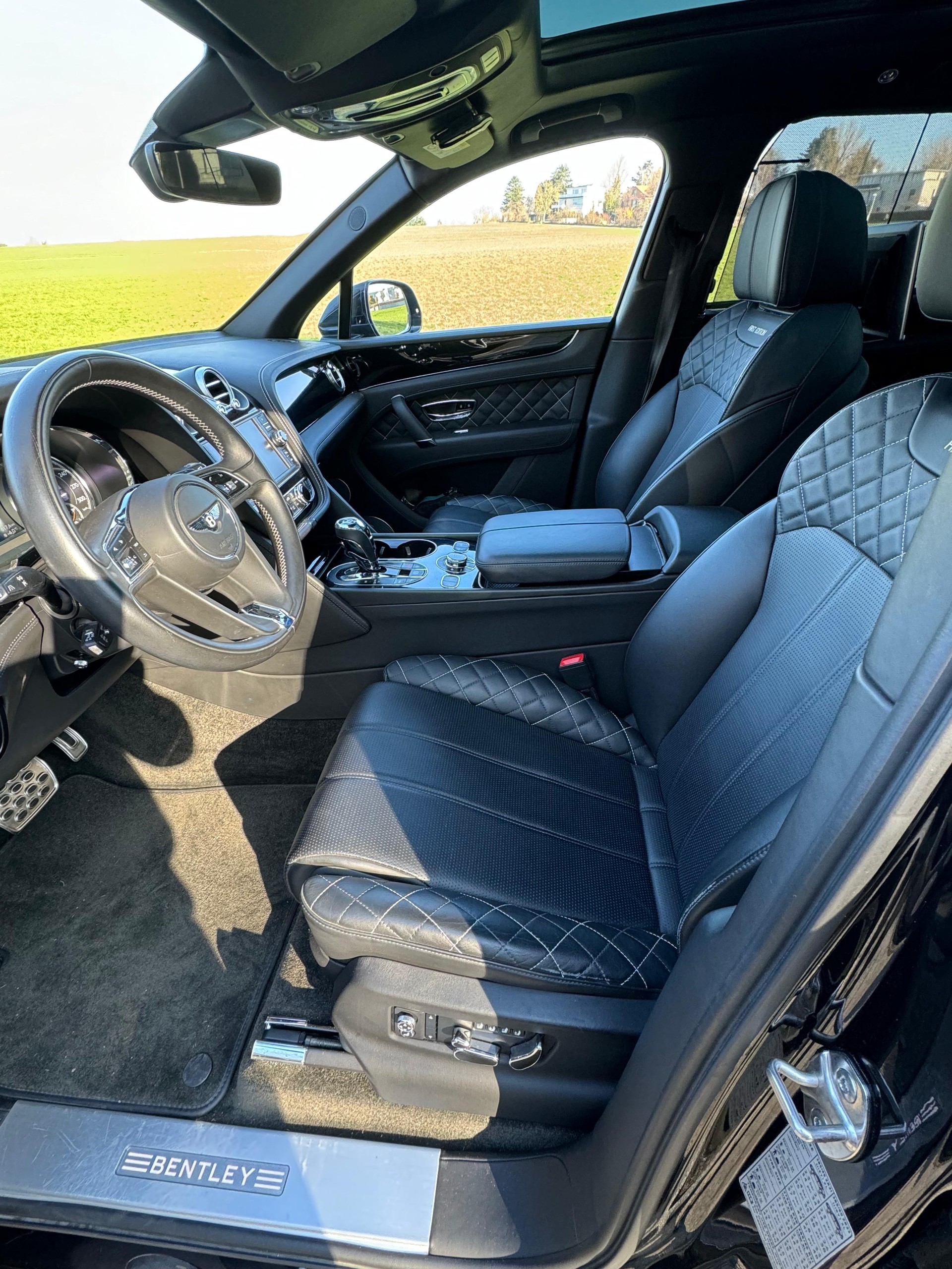 BENTLEY Bentayga W12 First Edition-image-9