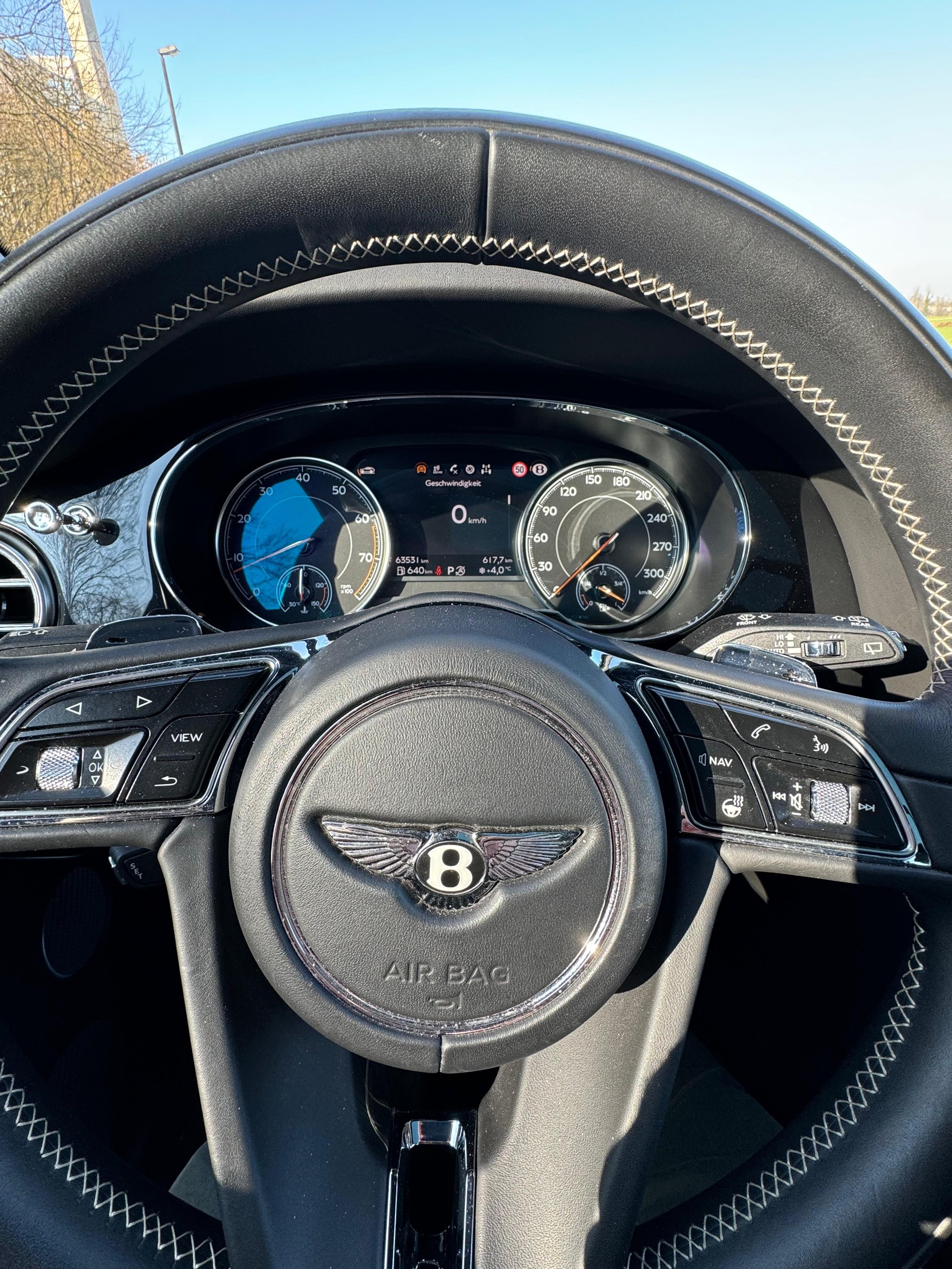 BENTLEY Bentayga W12 First Edition-image-11