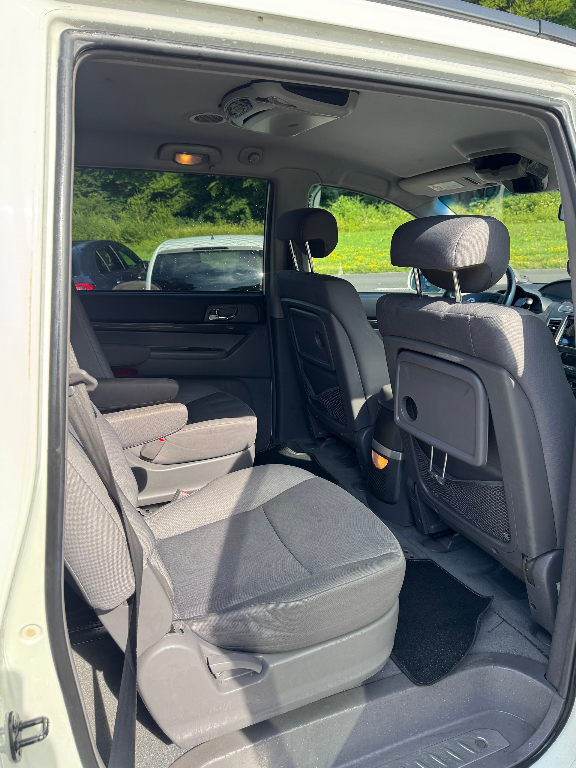 KGM-SsangYong Rodius SV200 e-XDi Quartz 2WD-image-11
