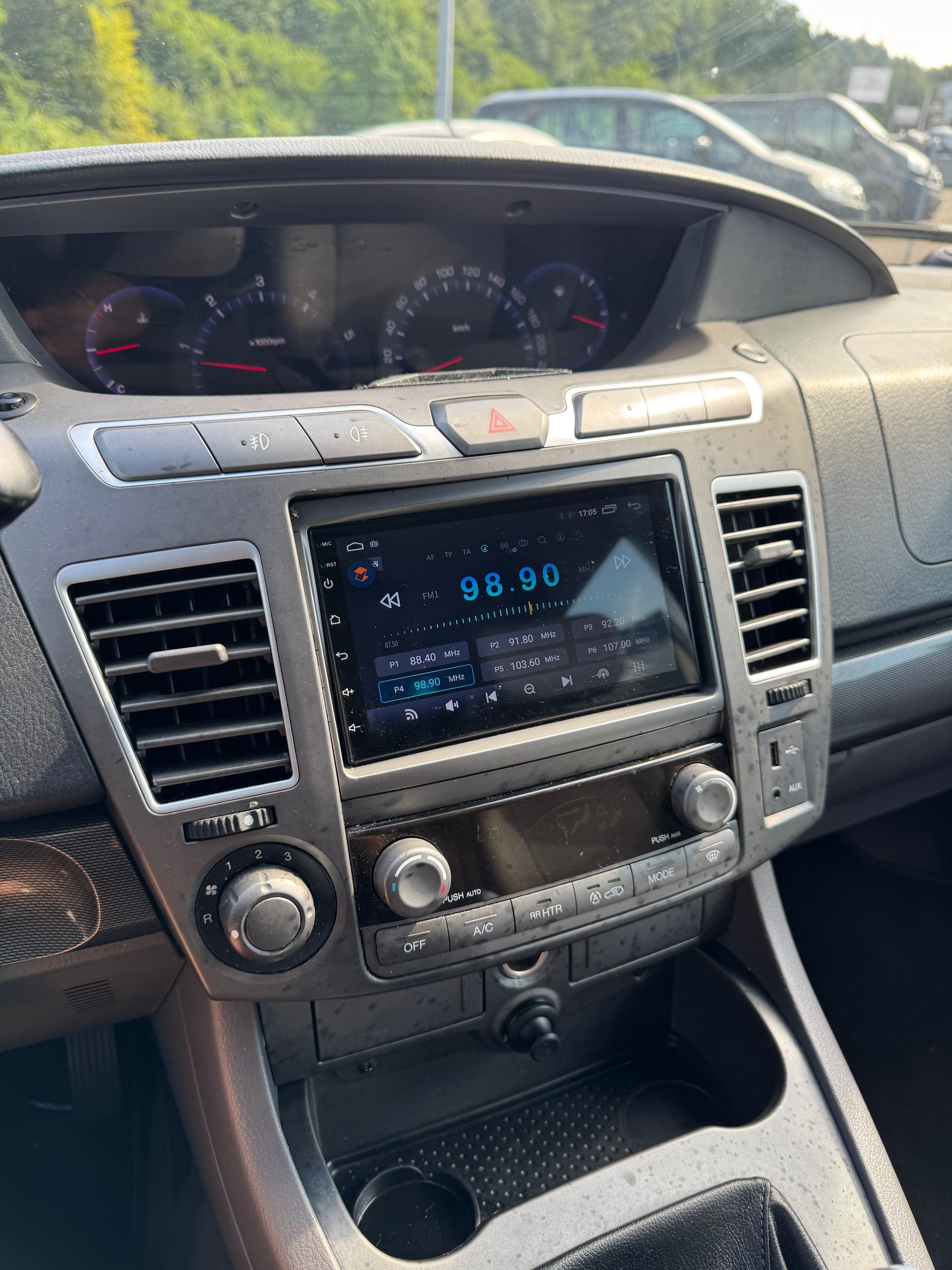 KGM-SsangYong Rodius SV200 e-XDi Quartz 2WD-image-13