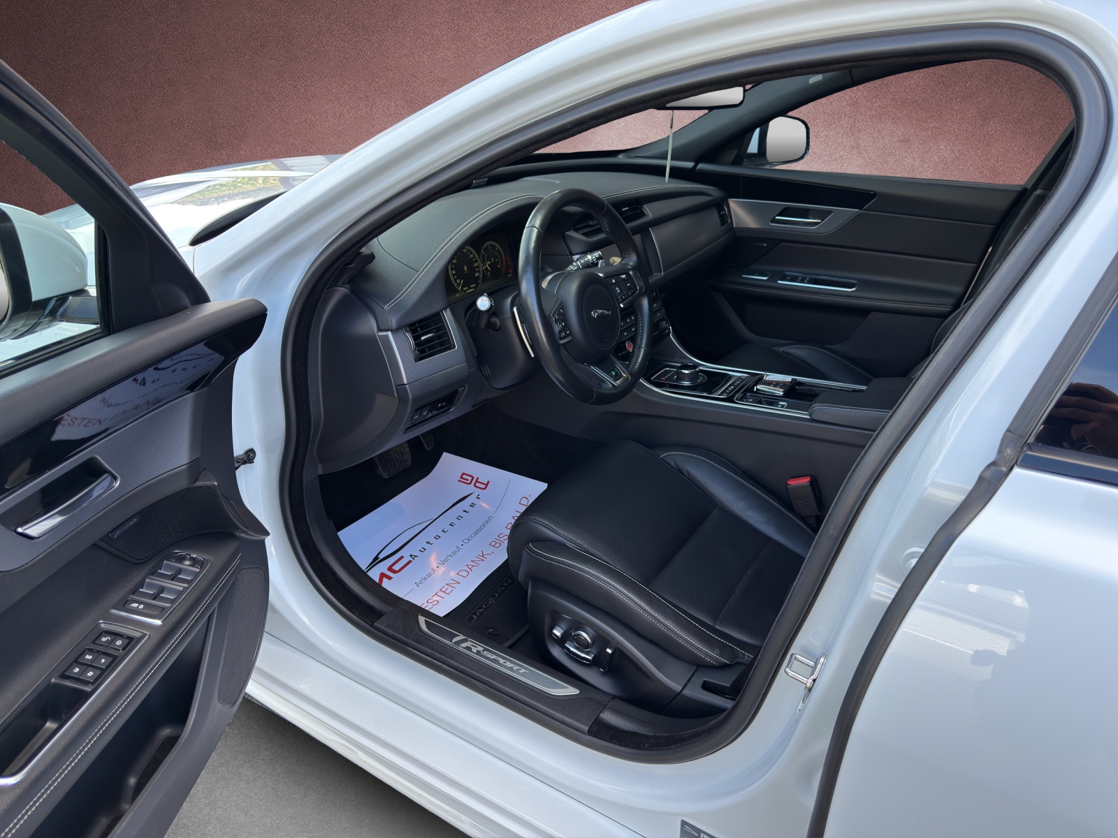 JAGUAR XF Sportbrake 20d R-Sport AWD Automatic-image-5