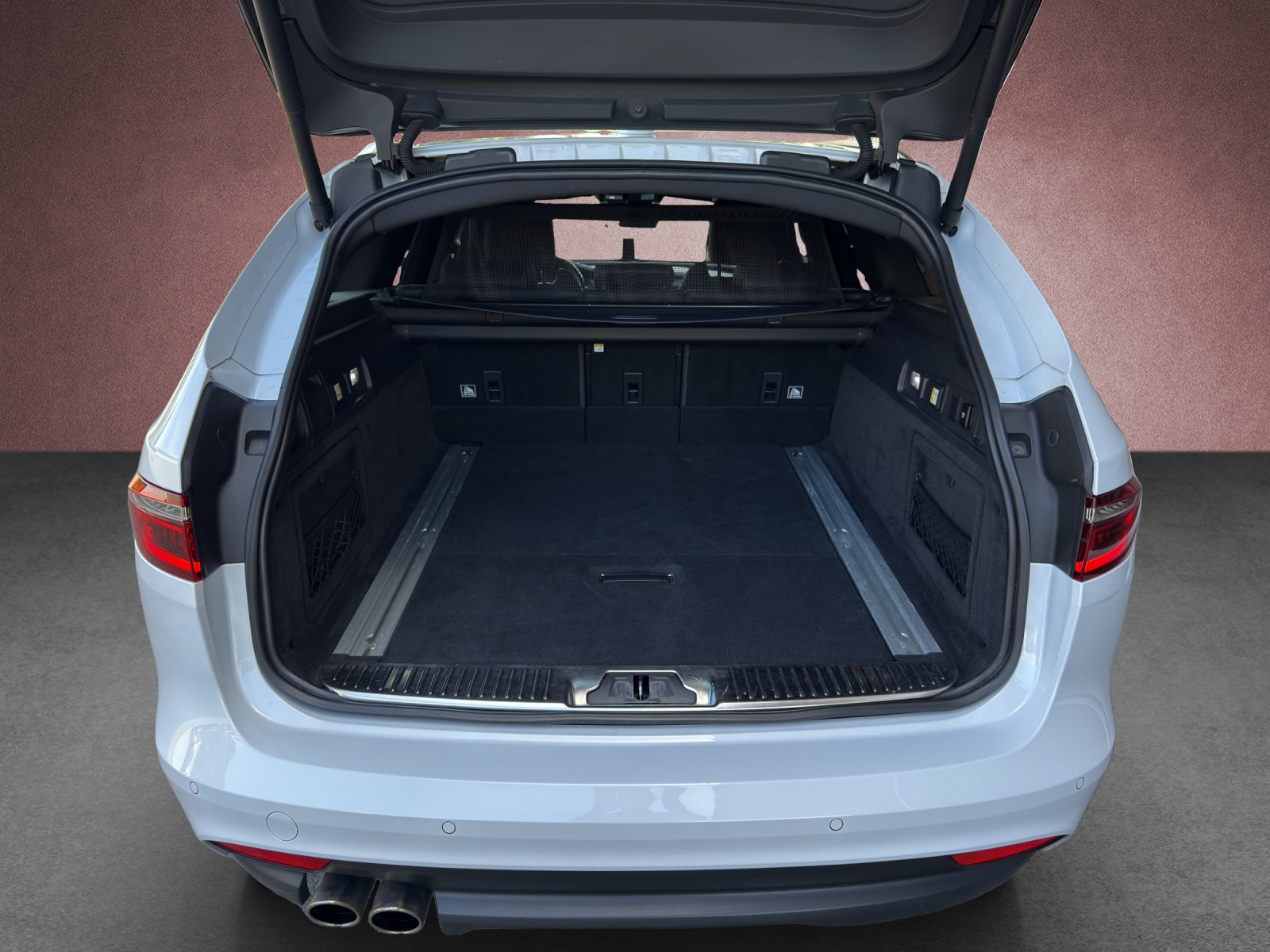 JAGUAR XF Sportbrake 20d R-Sport AWD Automatic-image-12