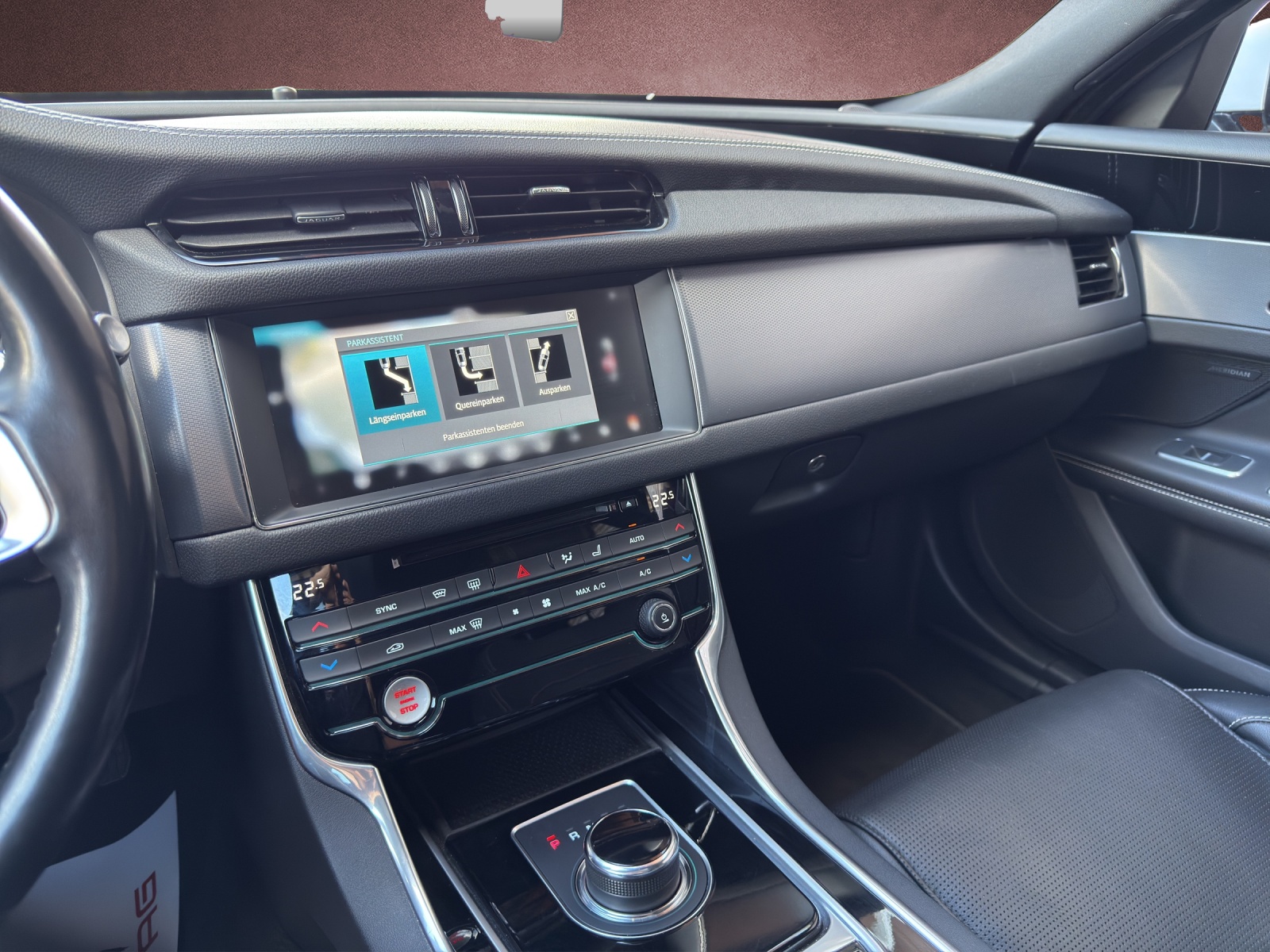 JAGUAR XF Sportbrake 20d R-Sport AWD Automatic-image-8
