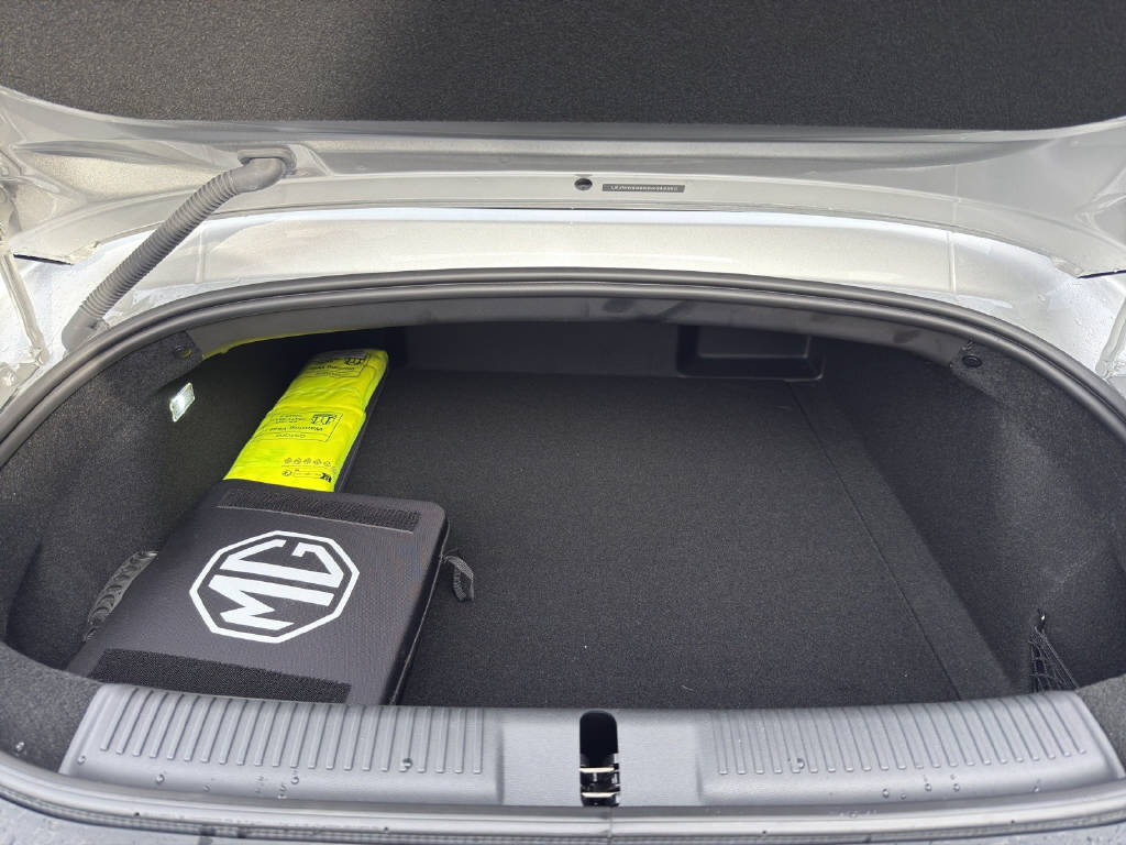 MG Cyberster 77kWh 4WD-image-10