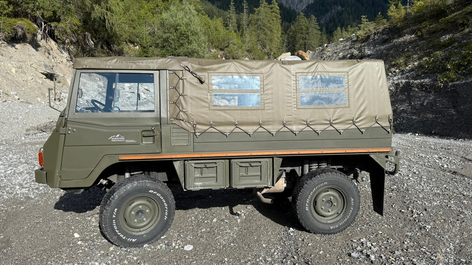 PINZGAUER Steyer Puch Pinzgauer 710M 10-Plätzer, Brücke mit Blachenverdeck-image-1