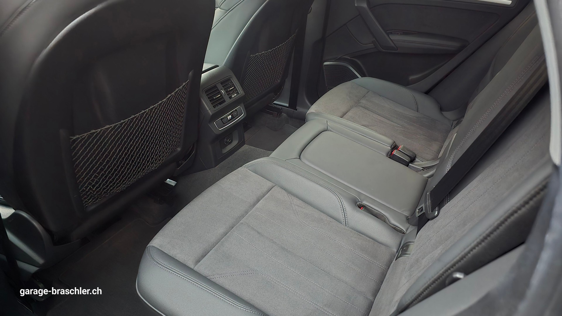 AUDI Q5 40 TDI S-line quattro S-tronic-image-21