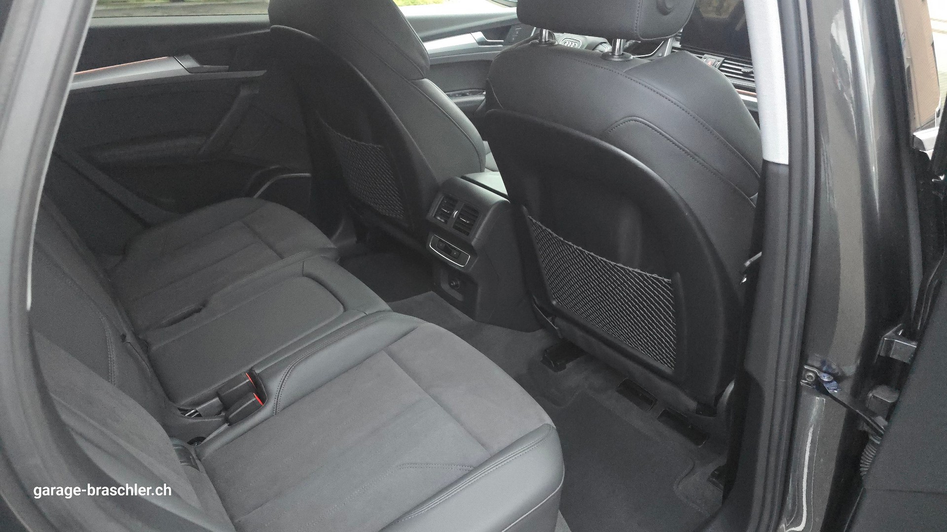 AUDI Q5 40 TDI S-line quattro S-tronic-image-18