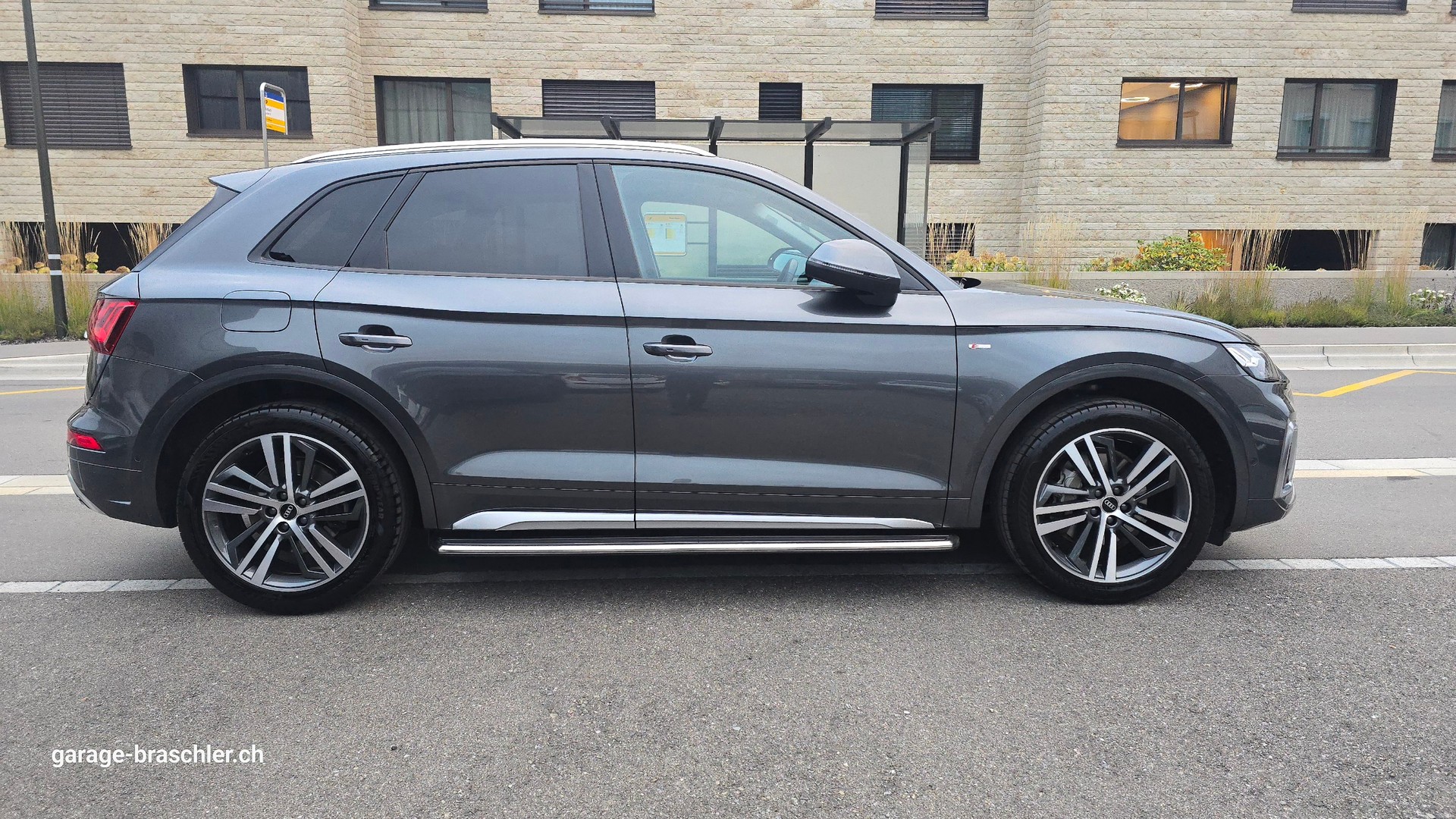 AUDI Q5 40 TDI S-line quattro S-tronic-image-9