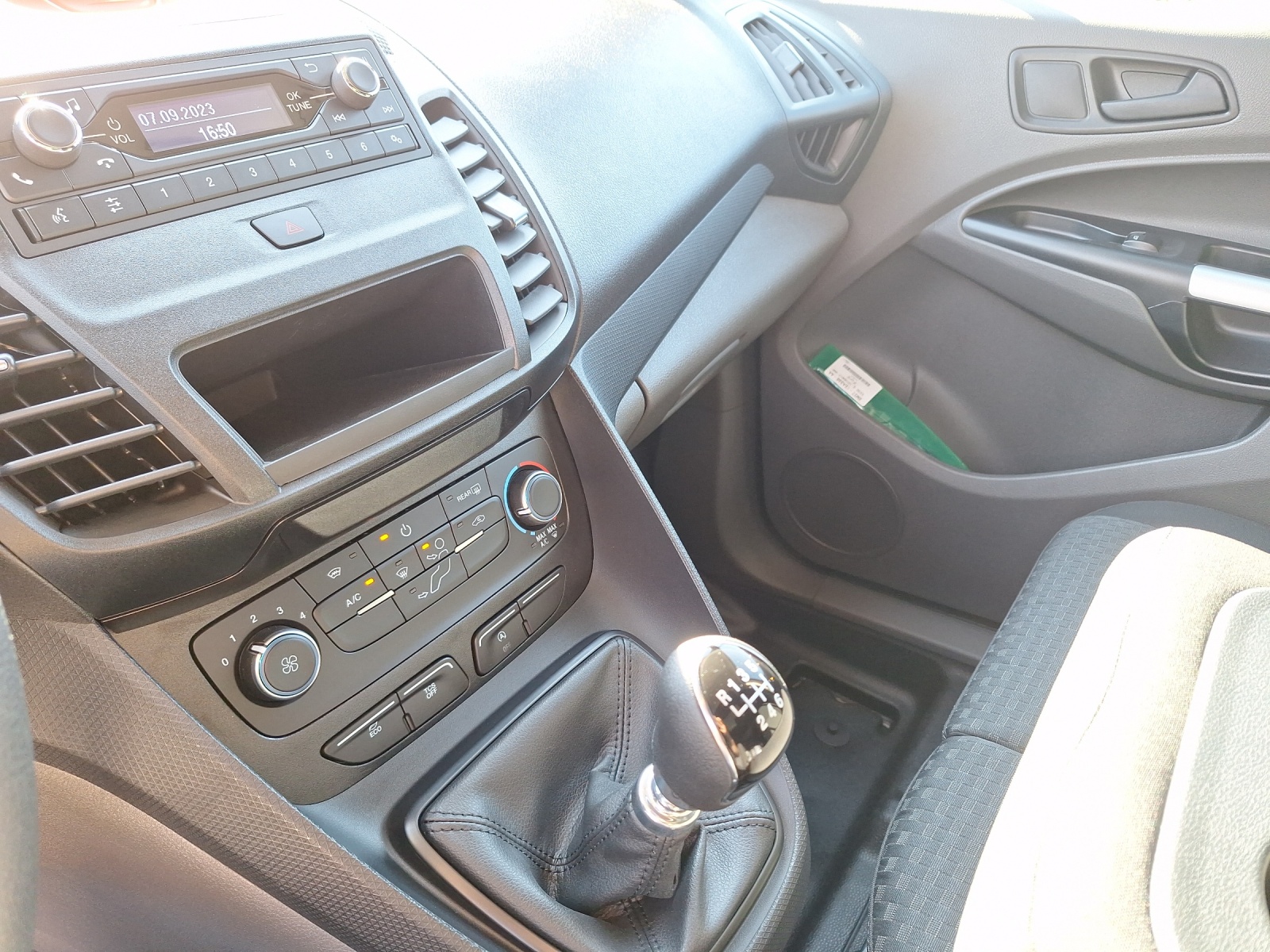 FORD Transit Connect Van 210 L1 1.0 EcoBoost 100 Trend 98372-image-5
