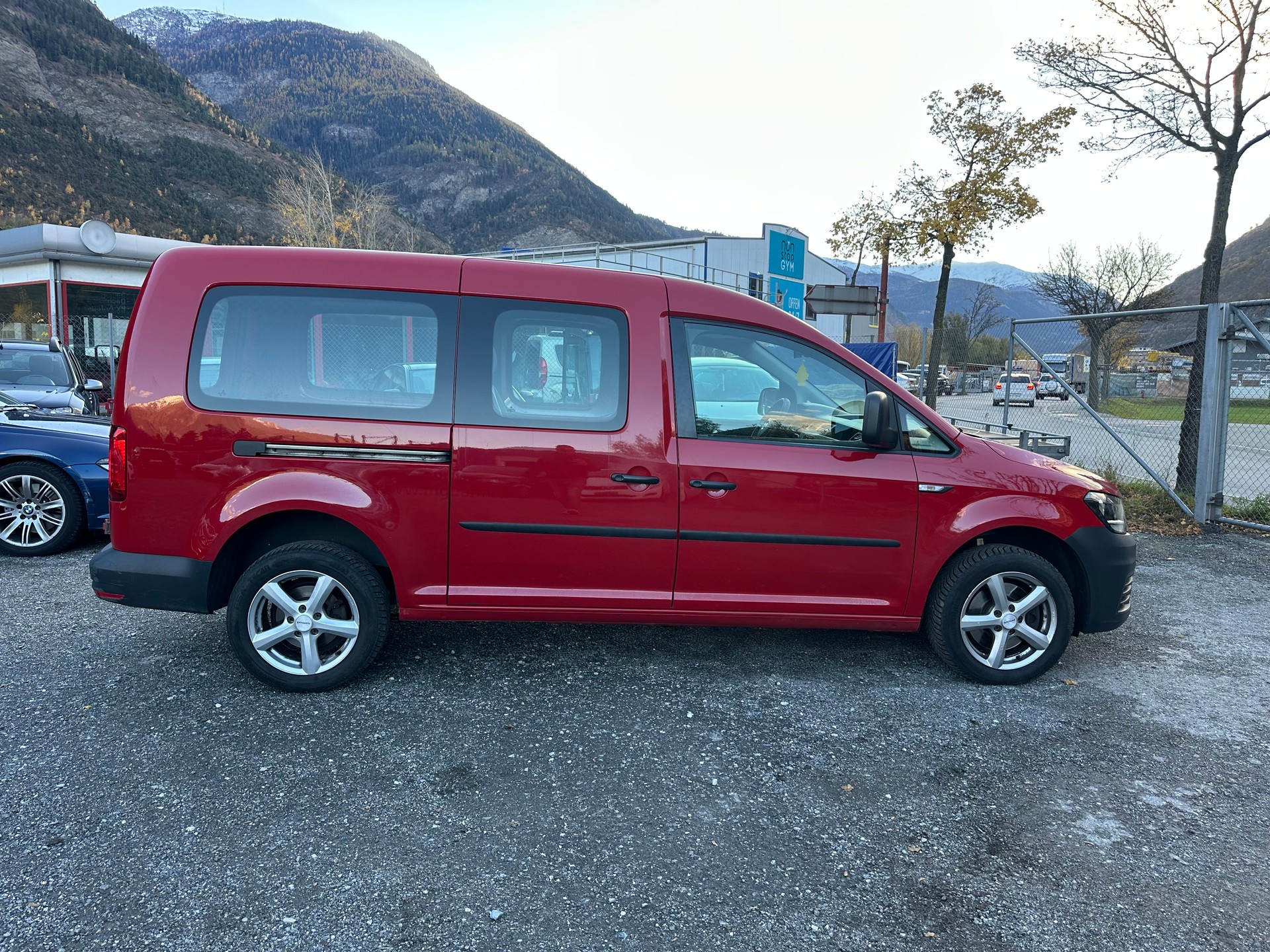 VW Caddy Maxi 2.0TDI 4Motion BlueMotion Technology-image-4