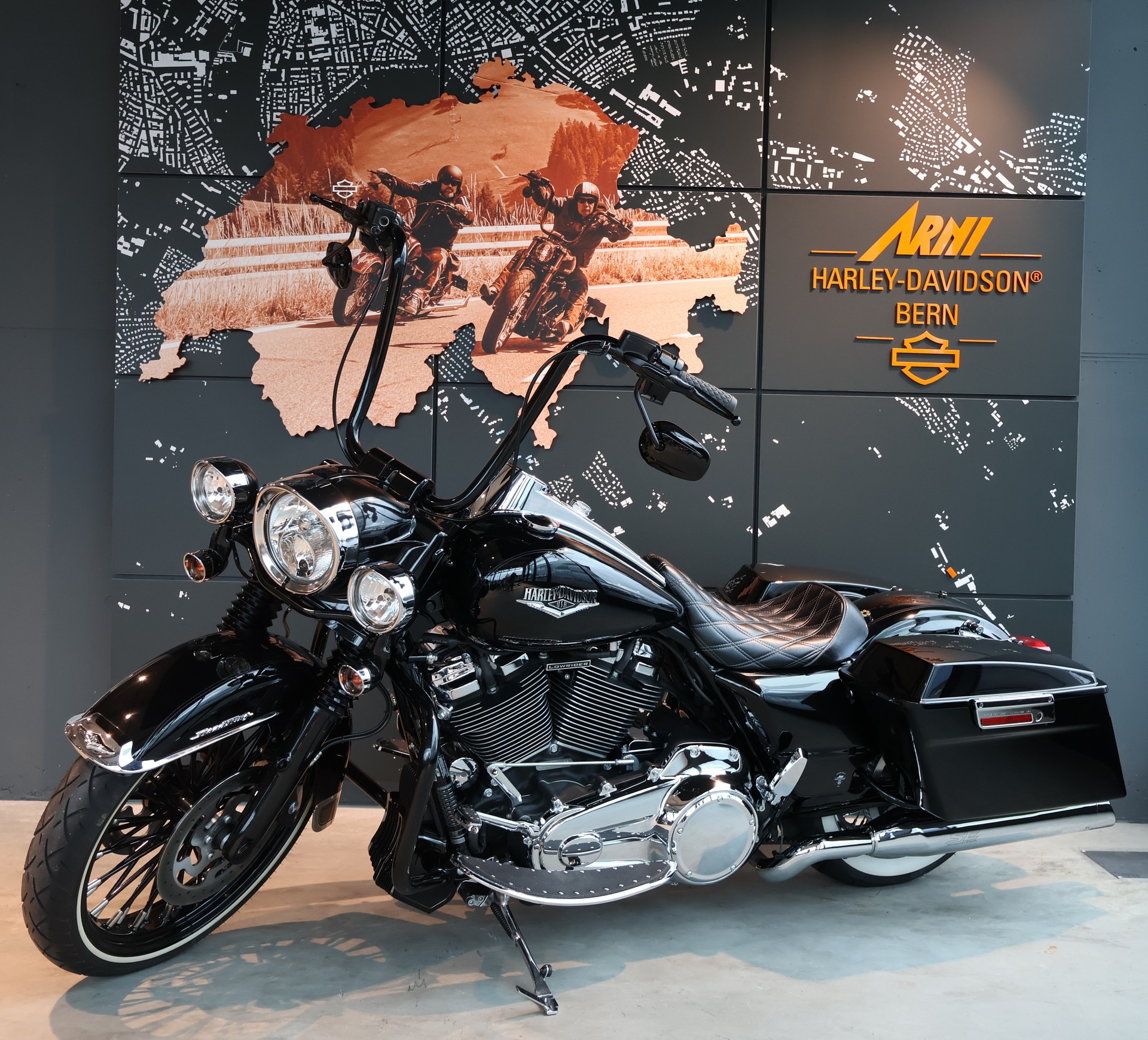 HARLEY-DAVIDSON FLHRC Road King Classic 107 ABS-image-2