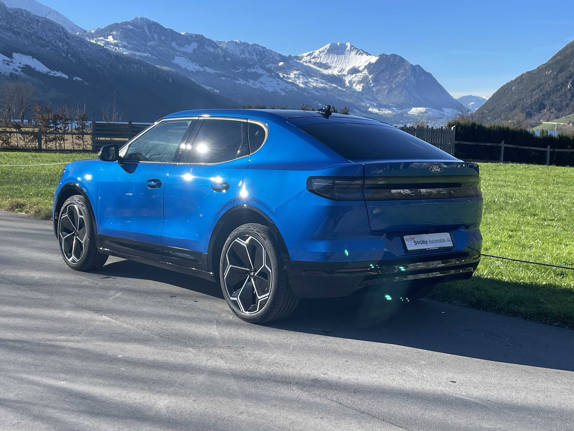 FORD Capri Extended Range Premium-showroom-element-3