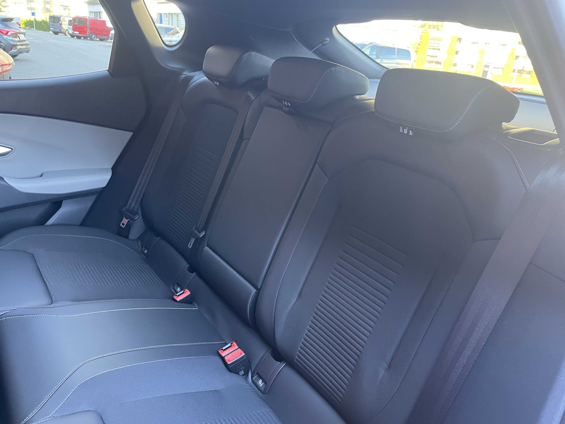 FORD Capri Extended Range Premium-image-11
