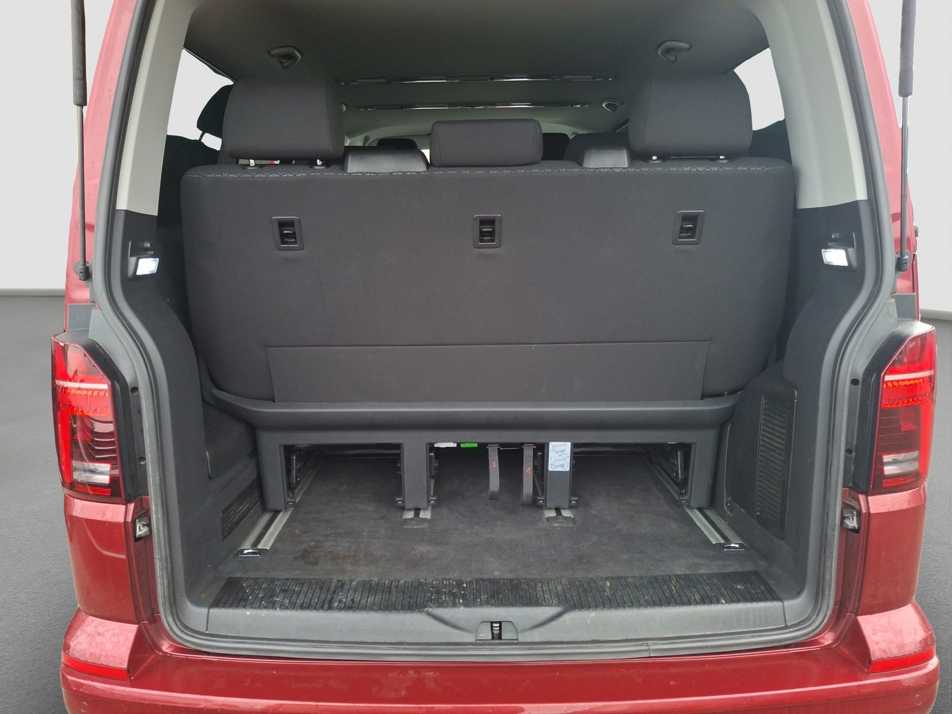 VW T6.1 Multivan 2.0 TDI Trendline Liberty DSG-image-6