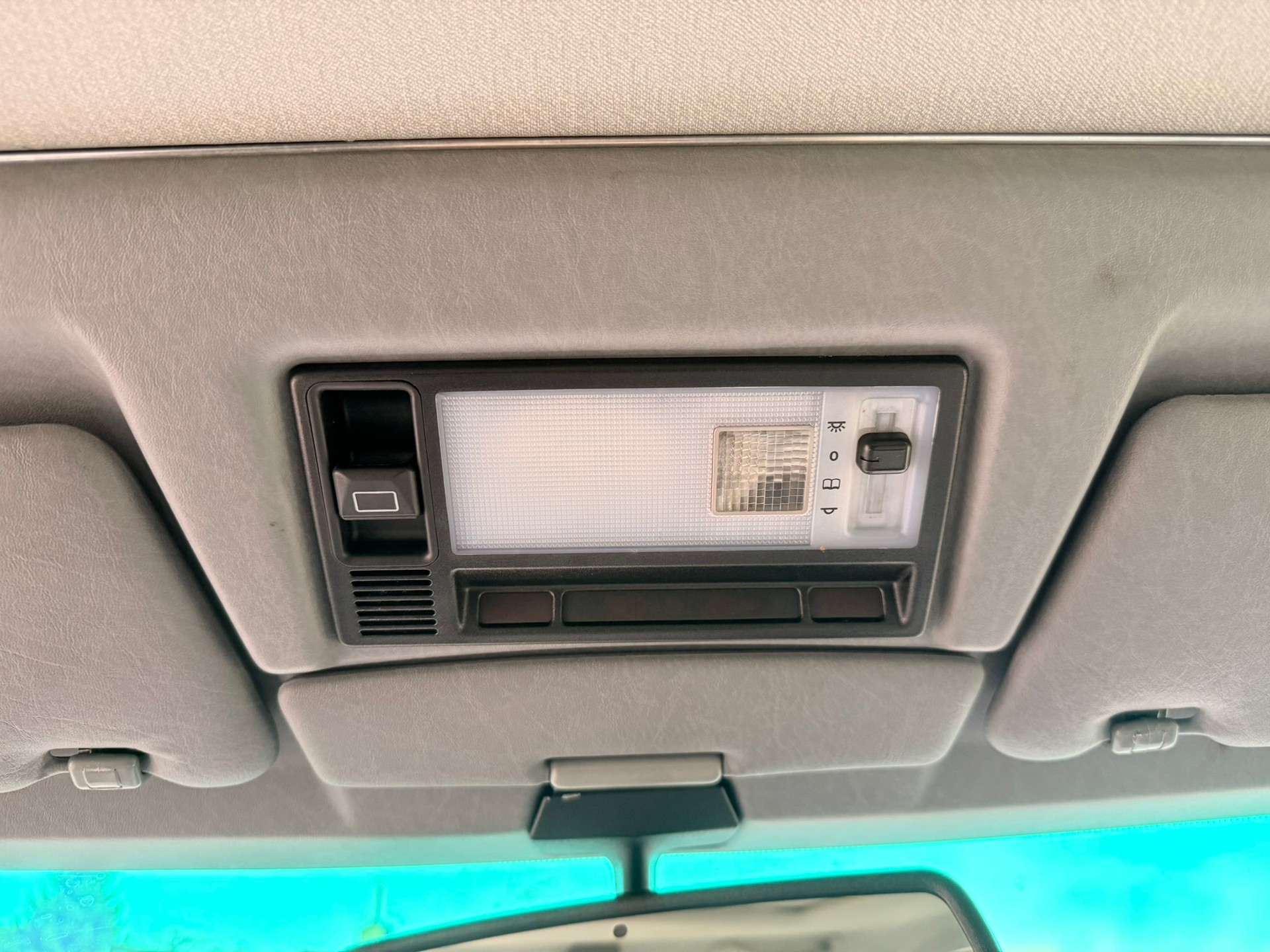 MERCEDES-BENZ E 320 Business Automatic-image-12