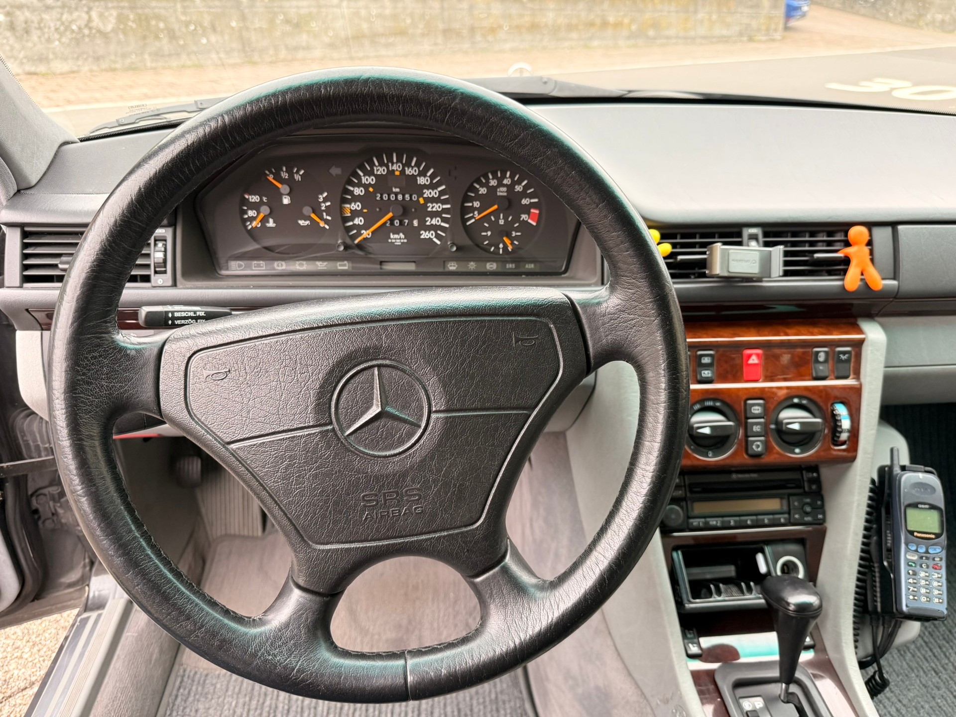 MERCEDES-BENZ E 320 Business Automatic-image-10