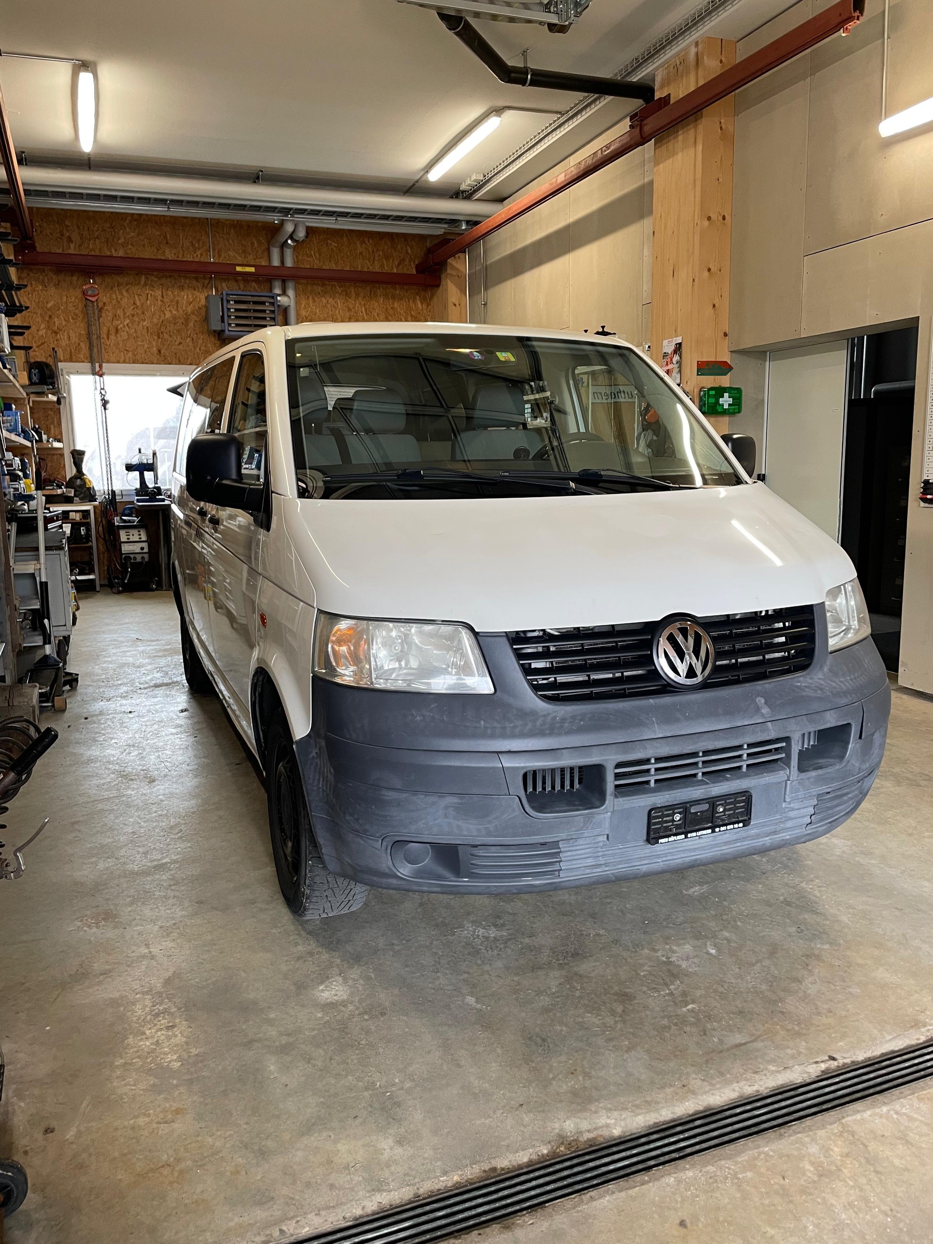 VW T5 2.5 TDI PD 4MOTION-image-1
