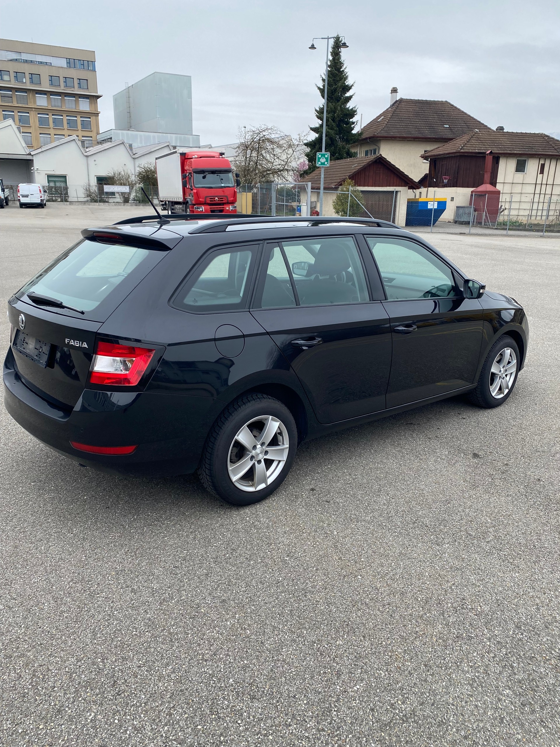 SKODA Fabia Combi 1.0 TSI Soleil-image-5