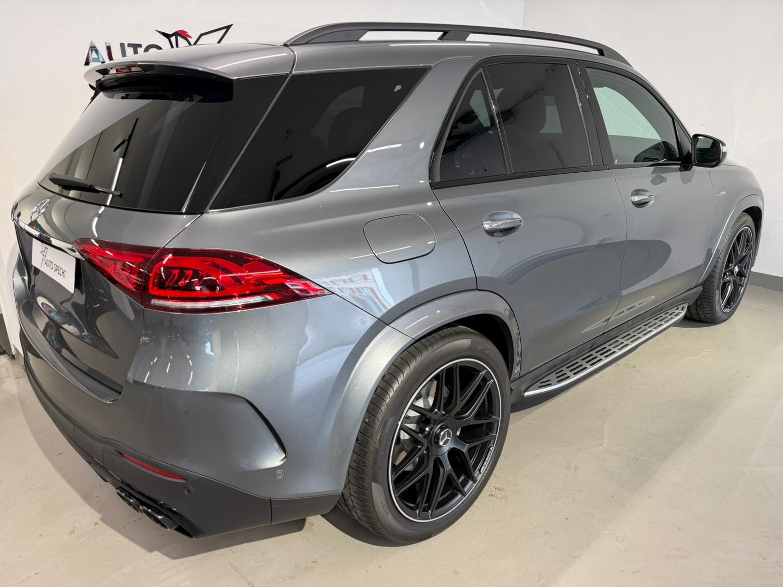 MERCEDES-BENZ GLE 53 AMG 4Matic+ 9G-Speedshift-showroom-element-3