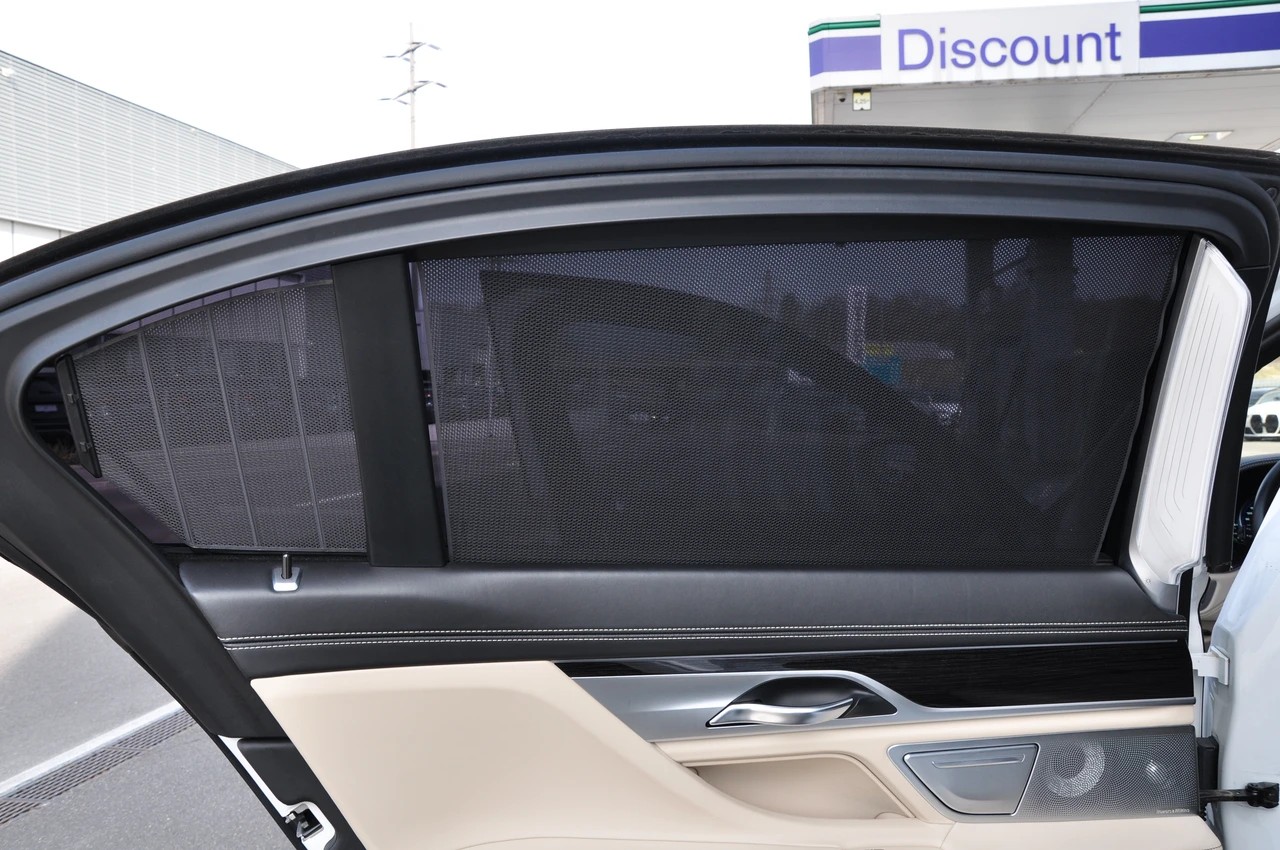 BMW M760Li xDrive Steptronic-image-22