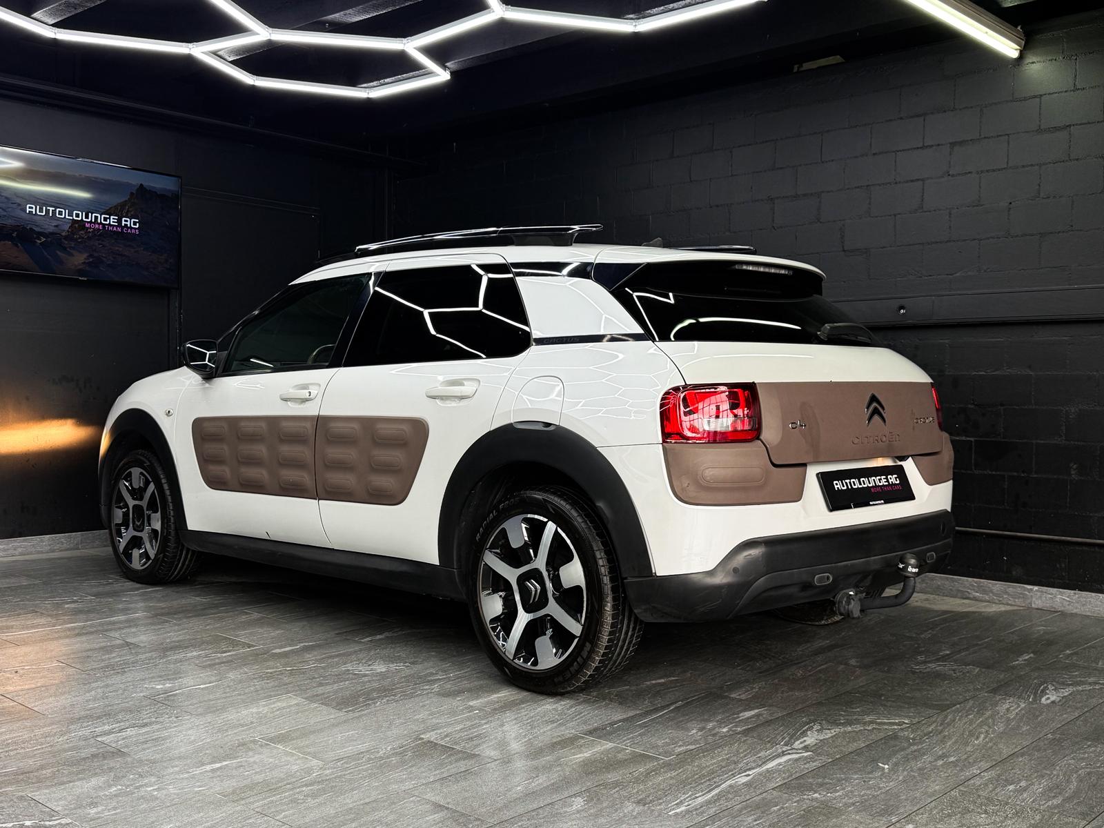 CITROEN C4 Cactus 1.2 VTi Shine Edition-image-5