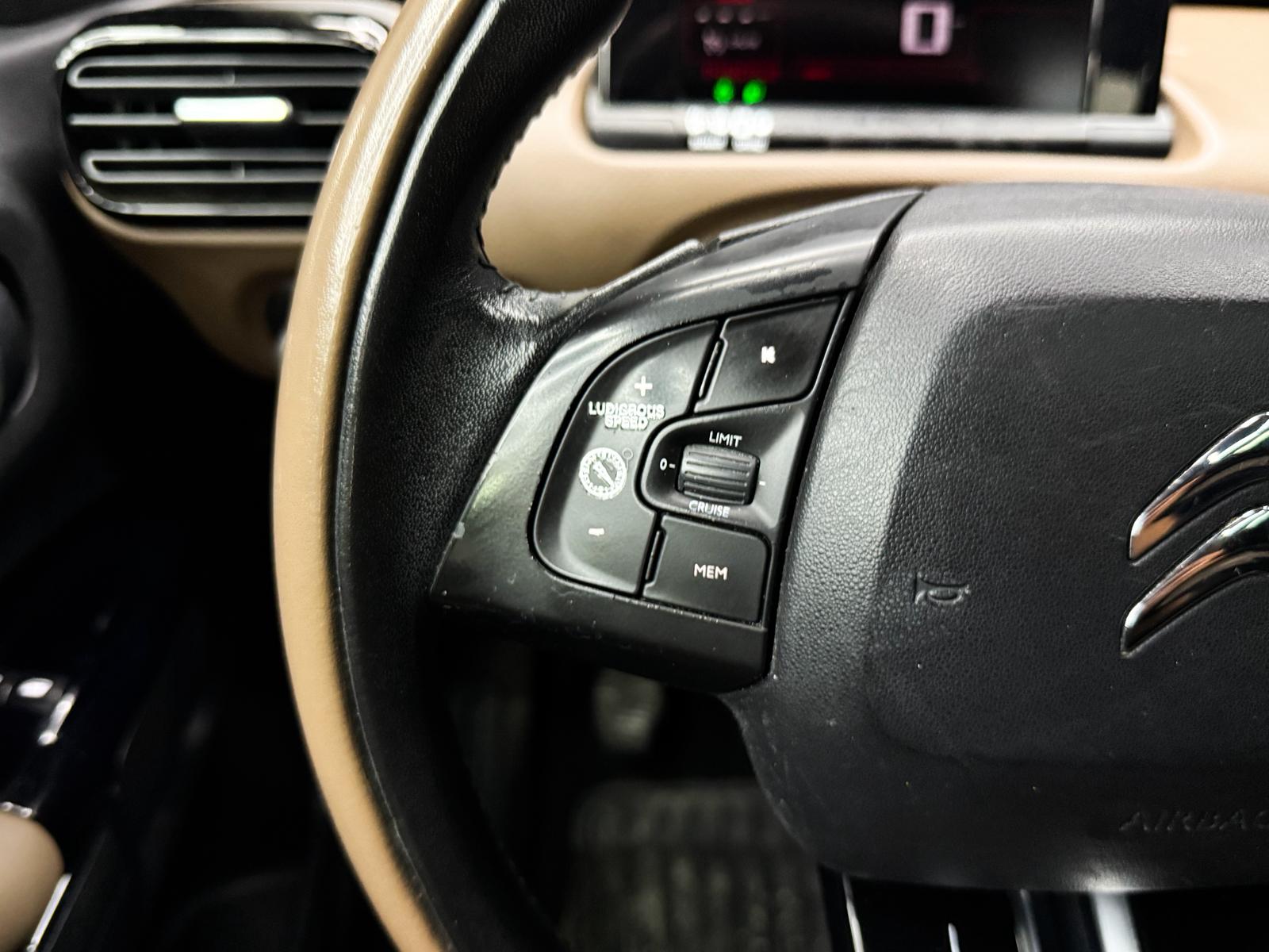 CITROEN C4 Cactus 1.2 VTi Shine Edition-image-14