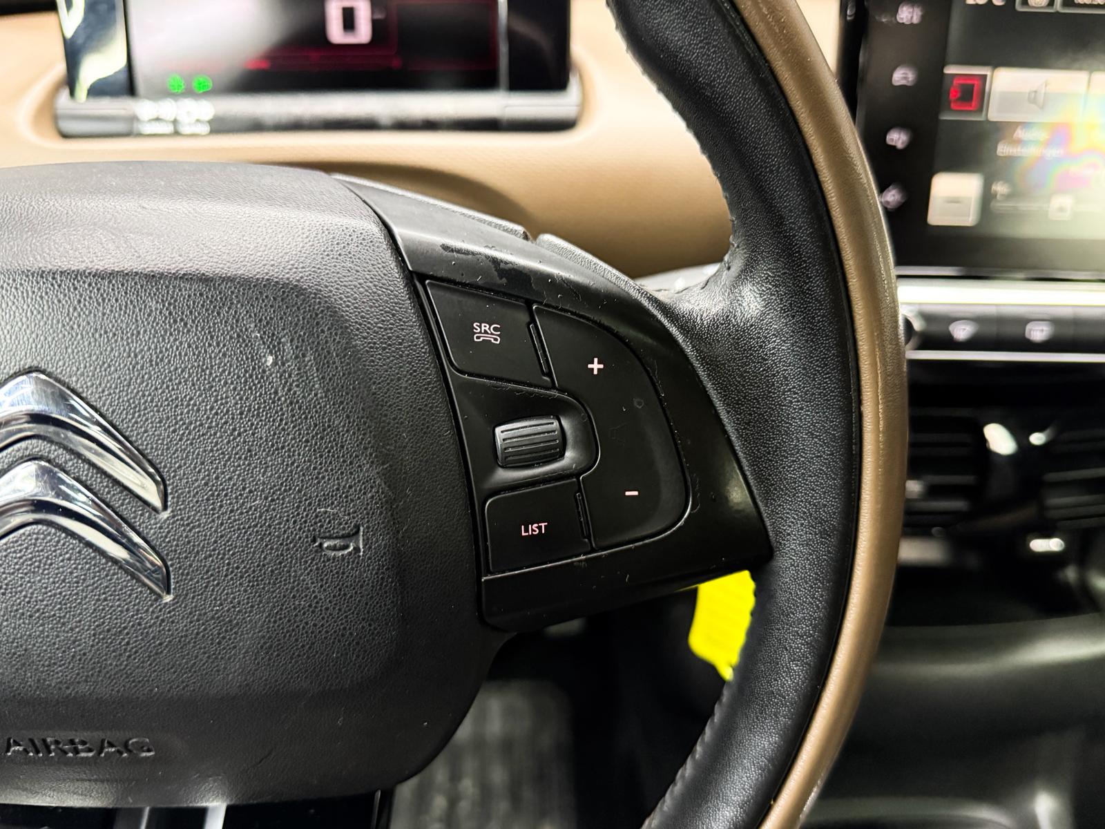 CITROEN C4 Cactus 1.2 VTi Shine Edition-image-15