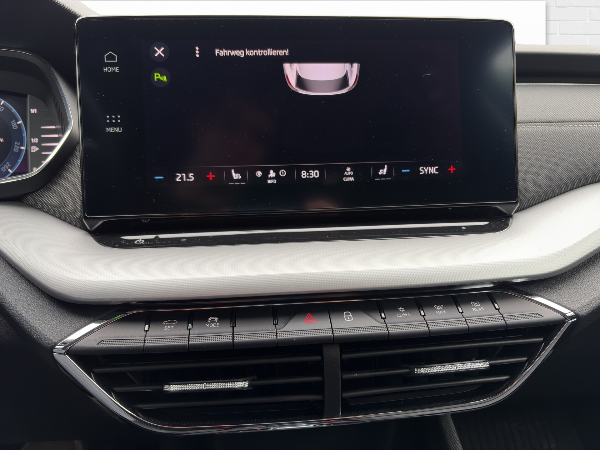 SKODA Octavia Combi 1.5 TSI mHEV DSG Style-image-6