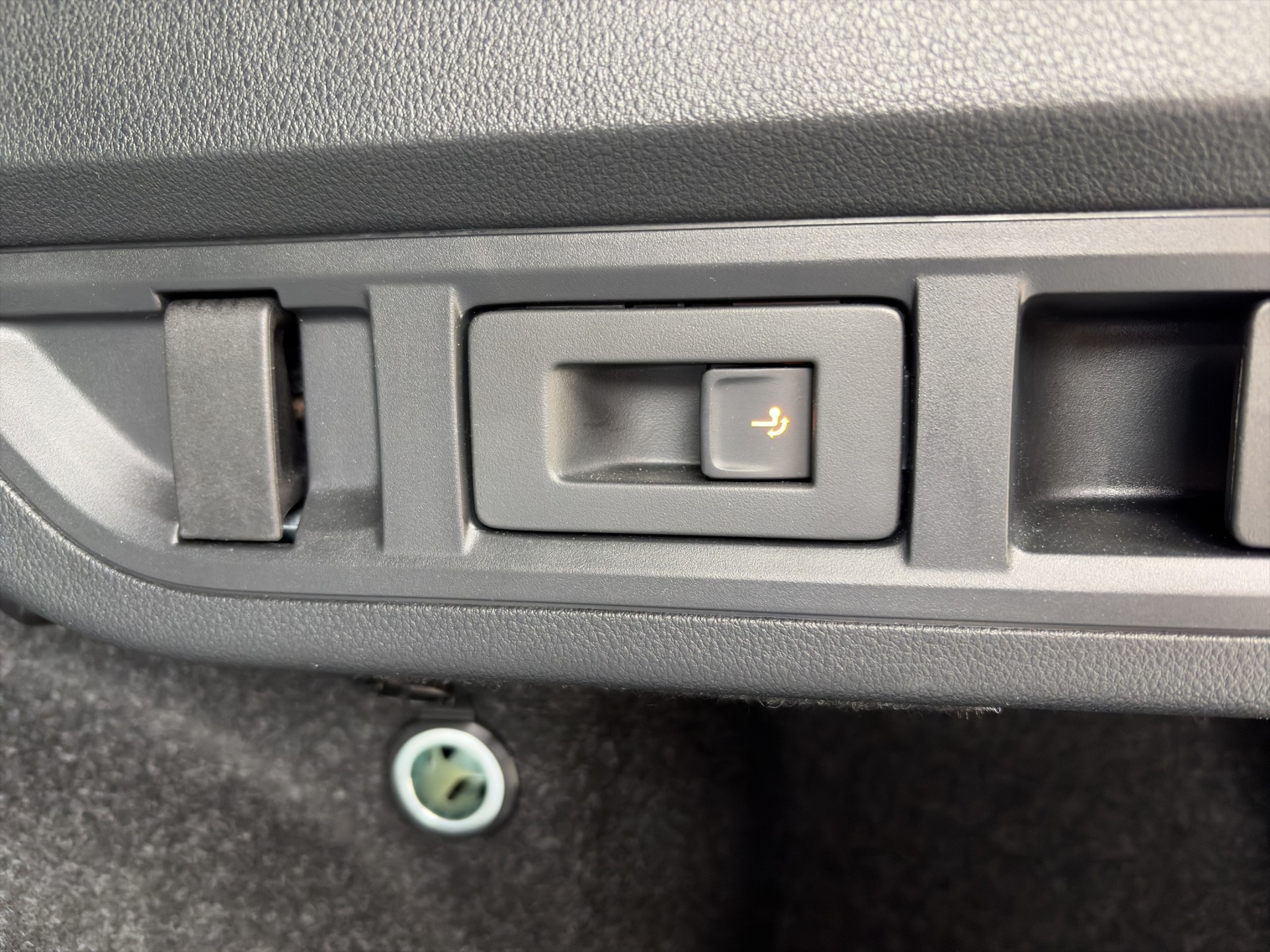 SKODA Octavia Combi 1.5 TSI mHEV DSG Style-image-7