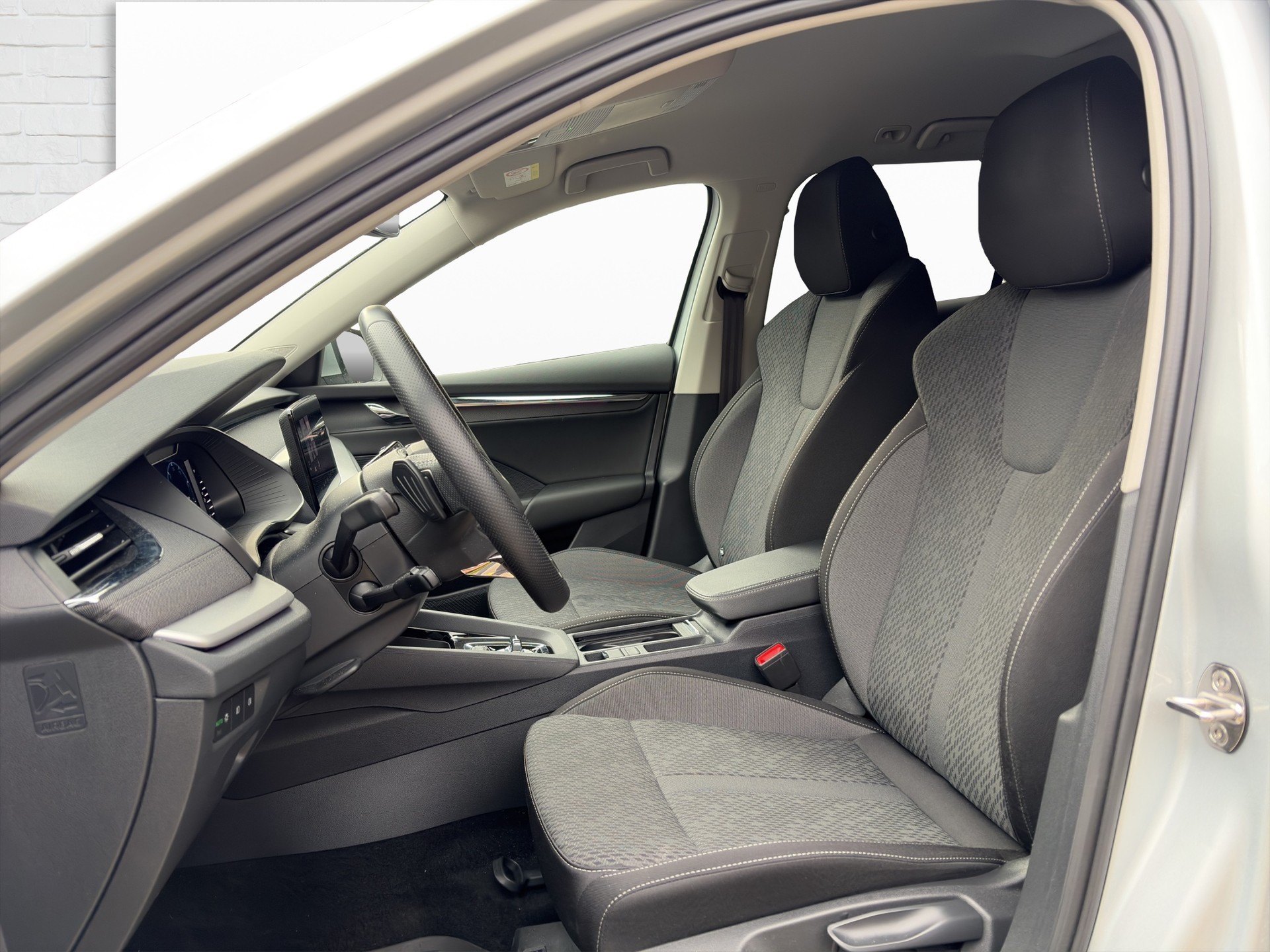 SKODA Octavia Combi 1.5 TSI mHEV DSG Style-showroom-element-3