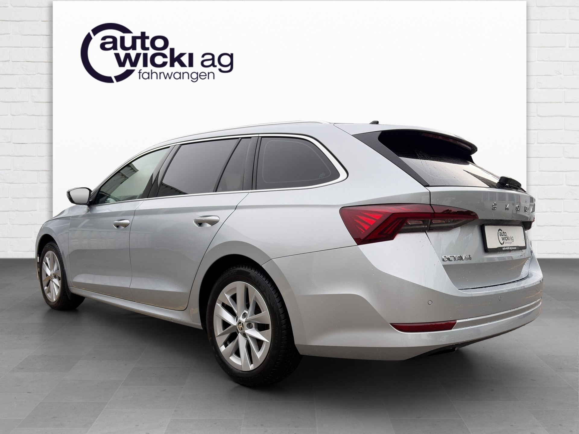 SKODA Octavia Combi 1.5 TSI mHEV DSG Style-showroom-element-1