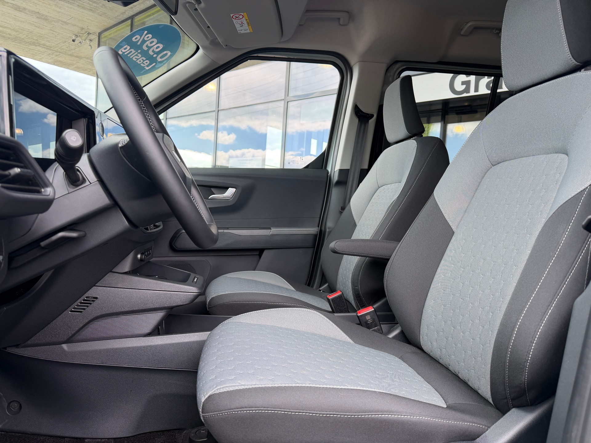 FORD Tourneo Courier Elektro 54kWh Titanium-image-6