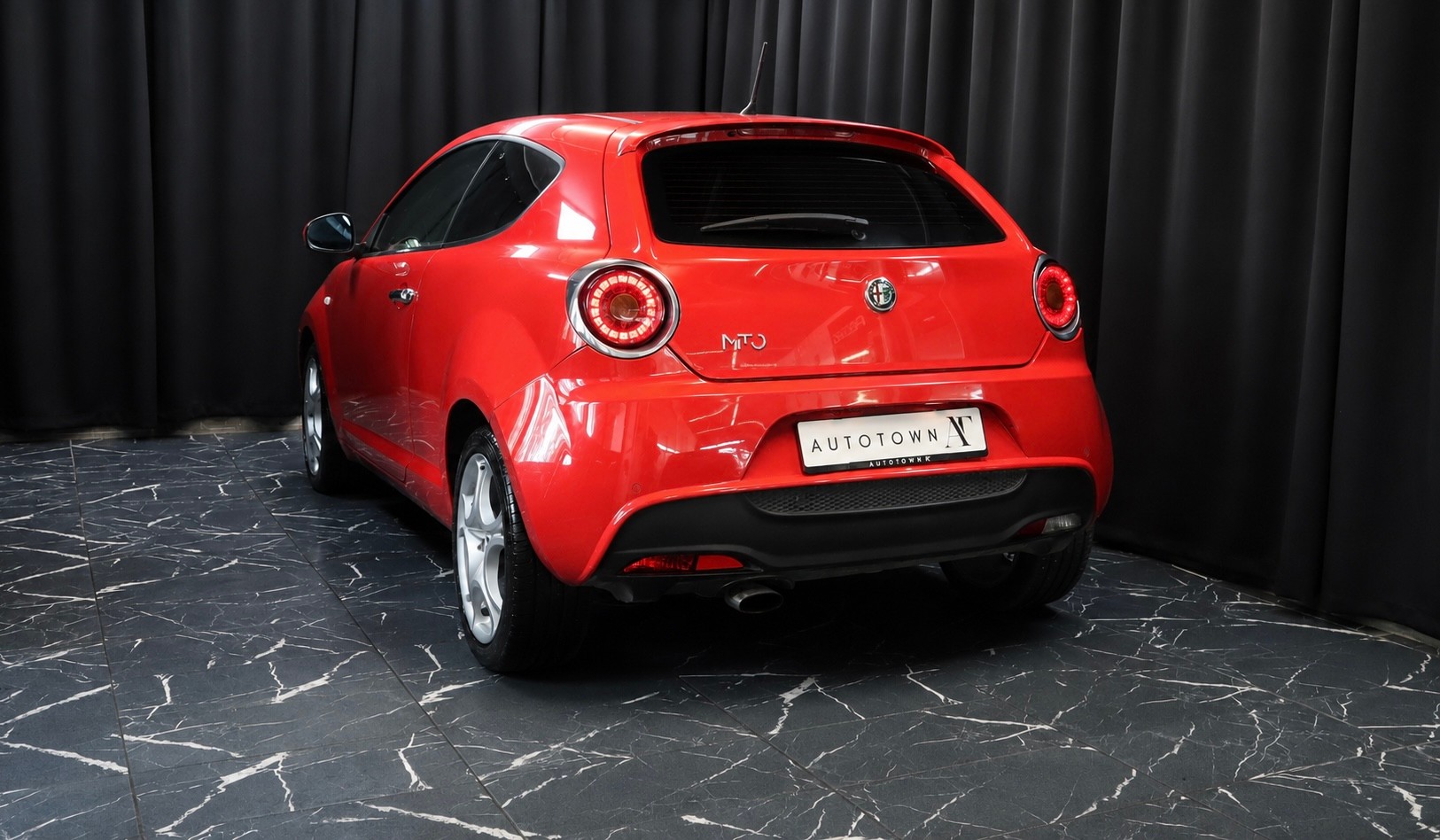 ALFA ROMEO MiTo 1.4 TB Distinctive-showroom-element-1