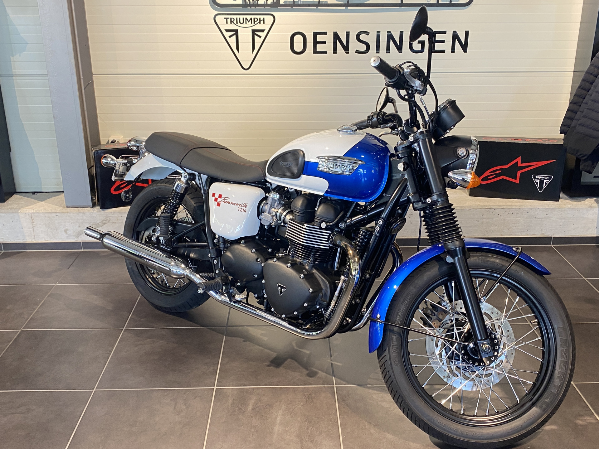 TRIUMPH Bonneville 900 T214 Special Edition Nr. 543 (Im Auftrag)-showroom-element-2