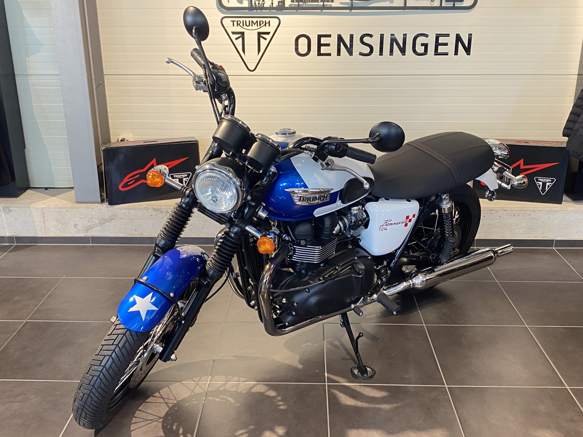 TRIUMPH Bonneville 900 T214 Special Edition Nr. 543 (Im Auftrag)-showroom-element-1