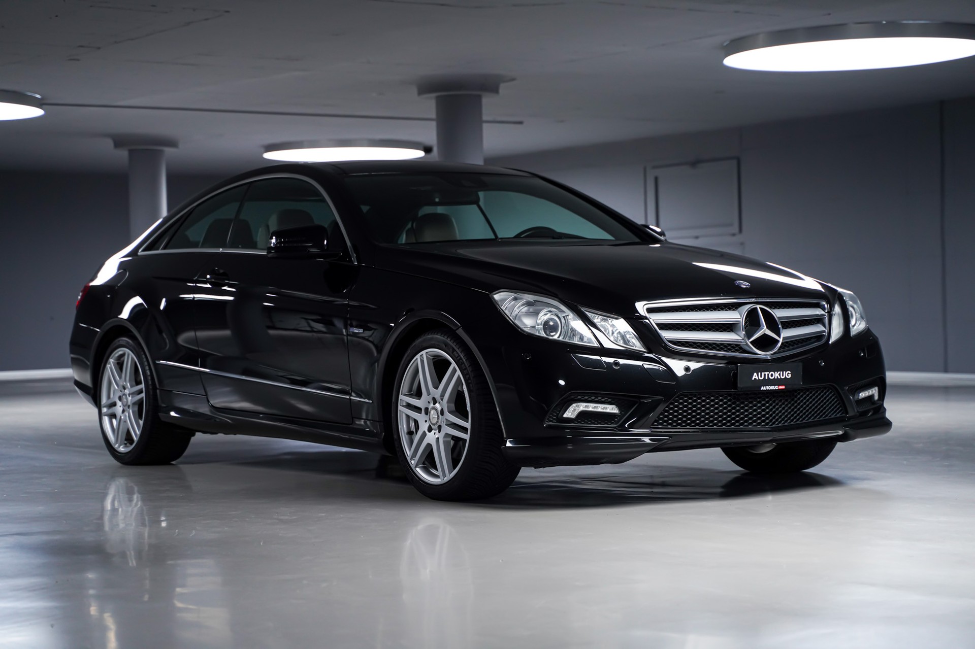 MERCEDES-BENZ E 350 CDI BlueEfficiency 7G-Tronic-showroom-element-2