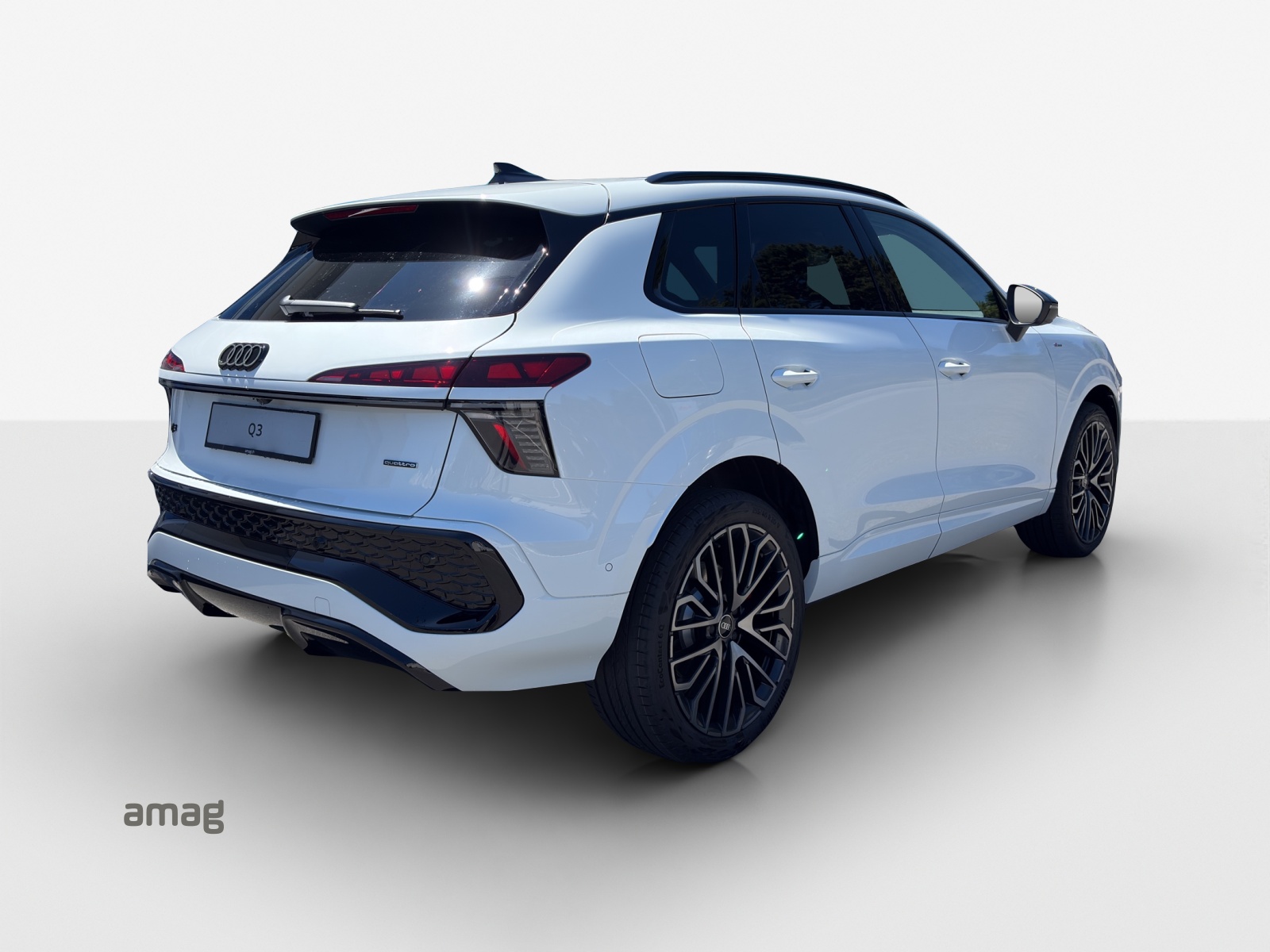 AUDI Q3 SUV TFSI quattro 195 kW S tronic-image-4