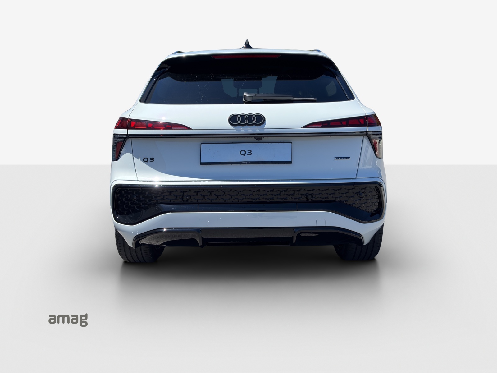 AUDI Q3 SUV TFSI quattro 195 kW S tronic-image-3