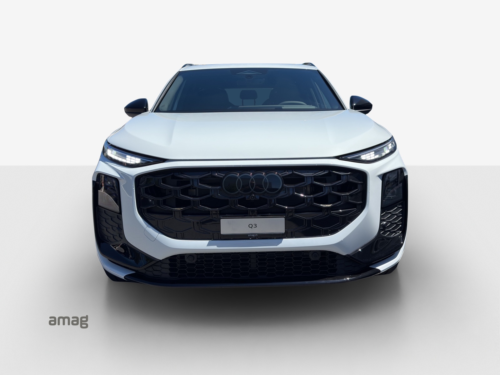 AUDI Q3 SUV TFSI quattro 195 kW S tronic-image-6