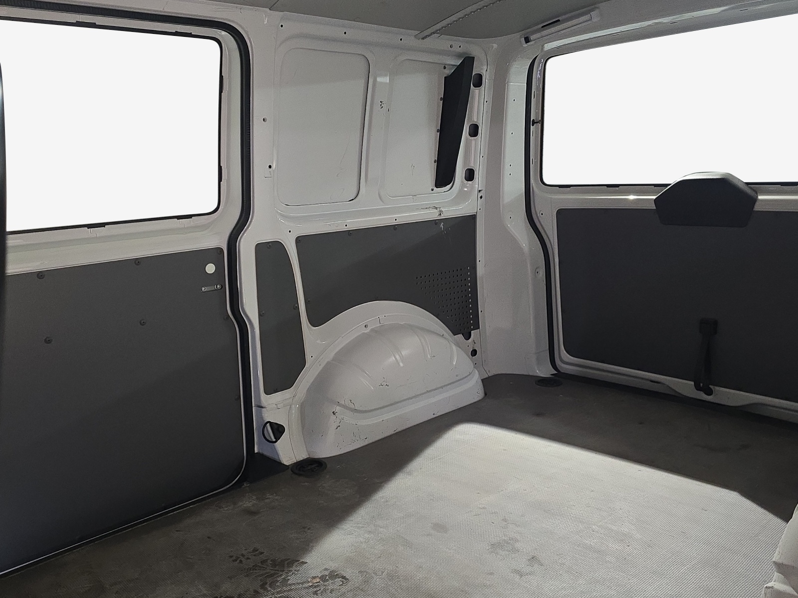 VW T6.1 2.0 TDI-image-11