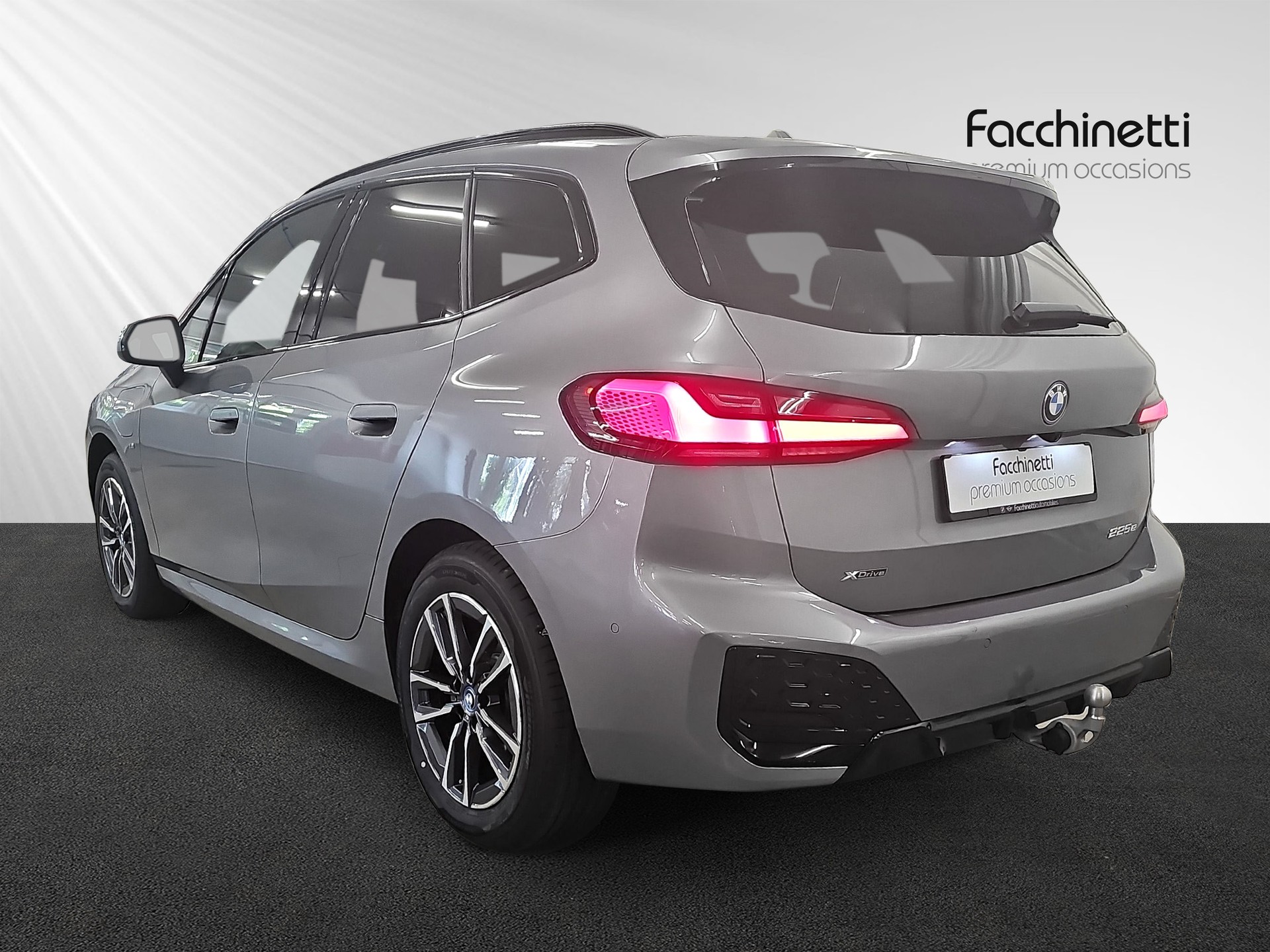 BMW 225e xDrive Active Tourer M Sport-showroom-element-2