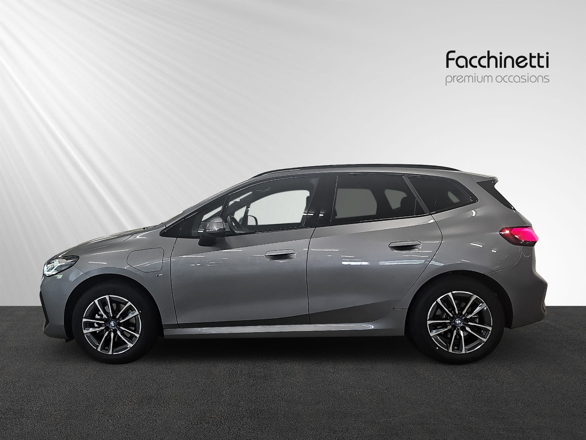 BMW 225e xDrive Active Tourer M Sport-showroom-element-1